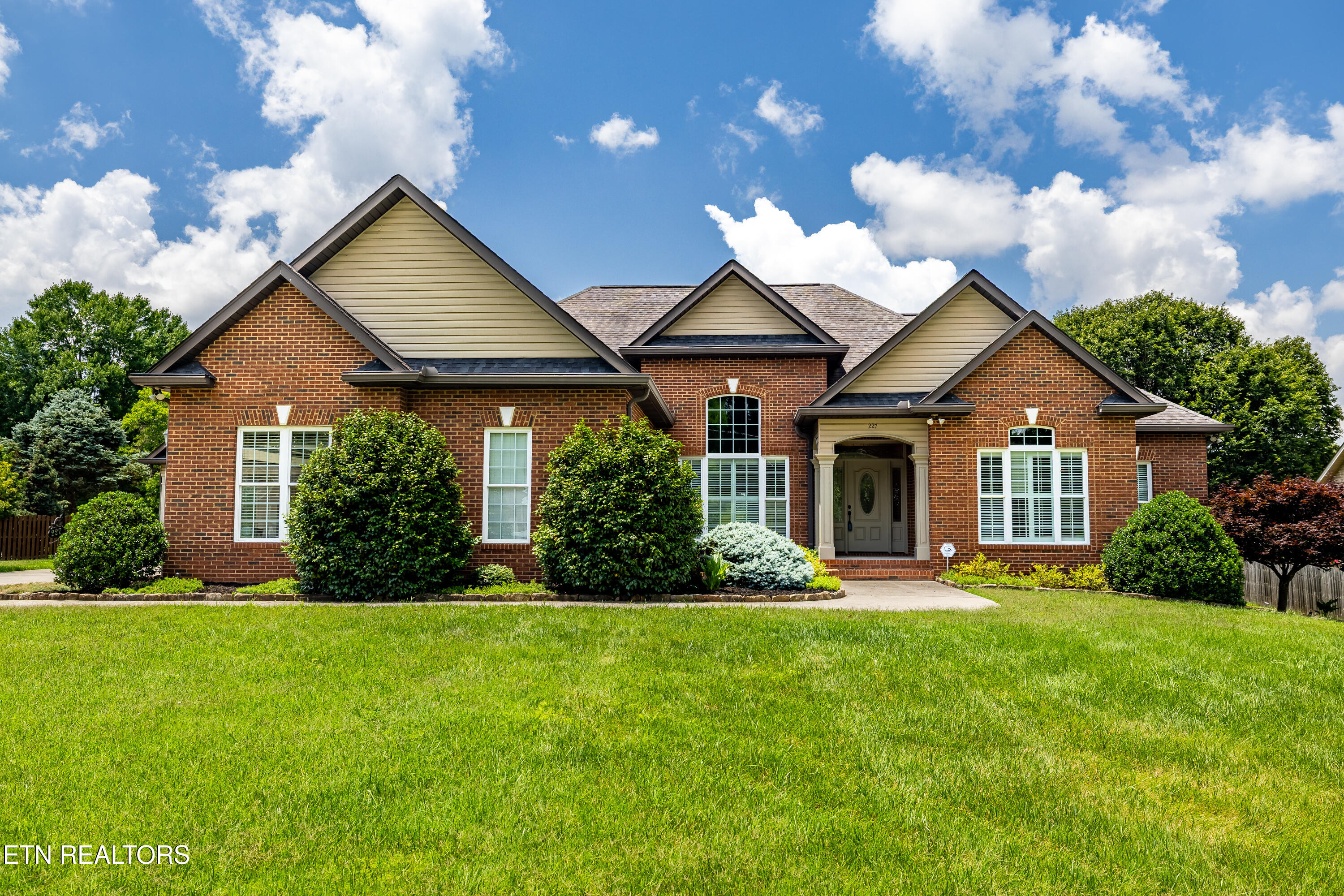 227 Pinecrest Circle Maryville TN 37803