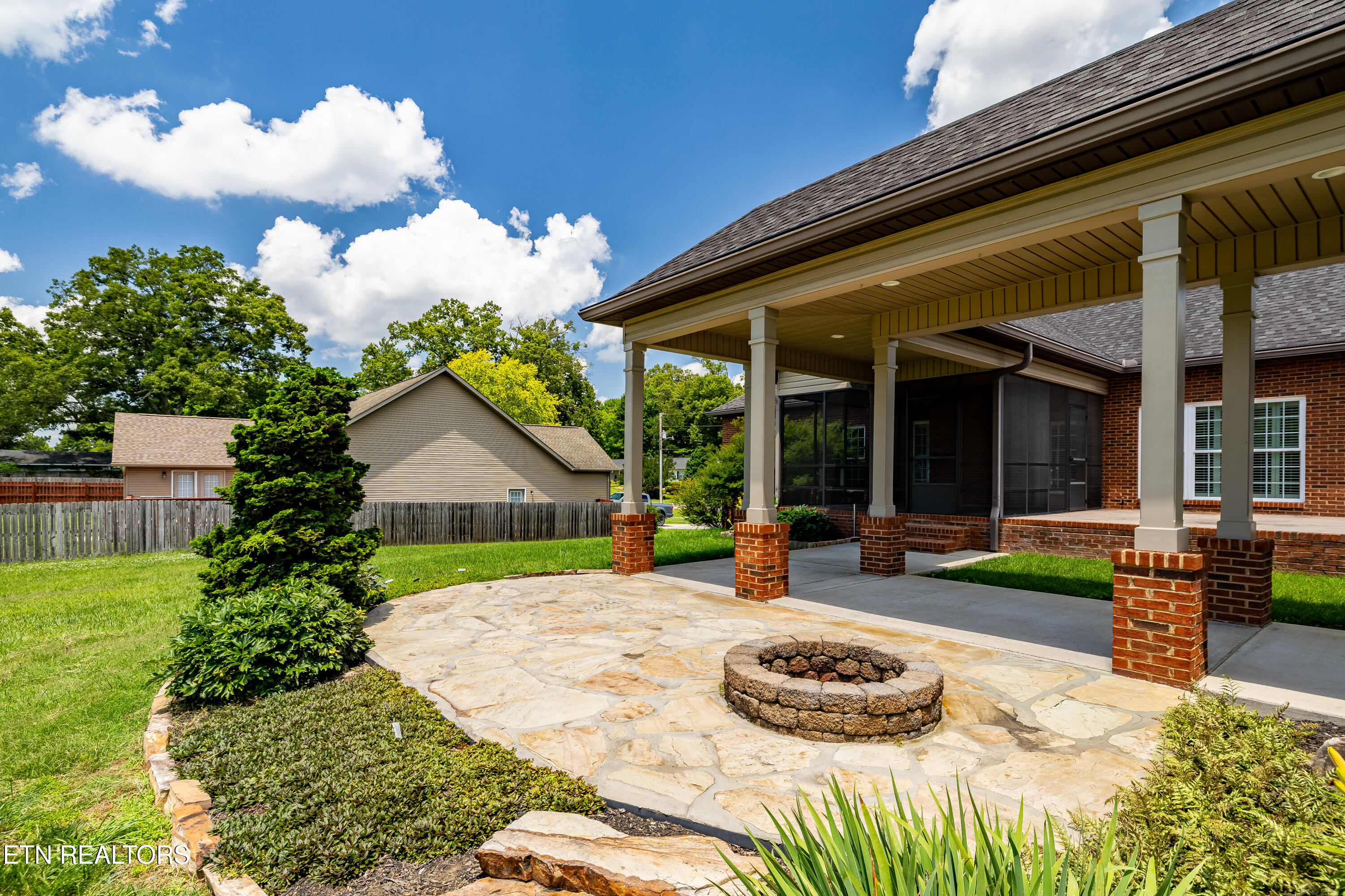 227 Pinecrest Circle Maryville TN 37803