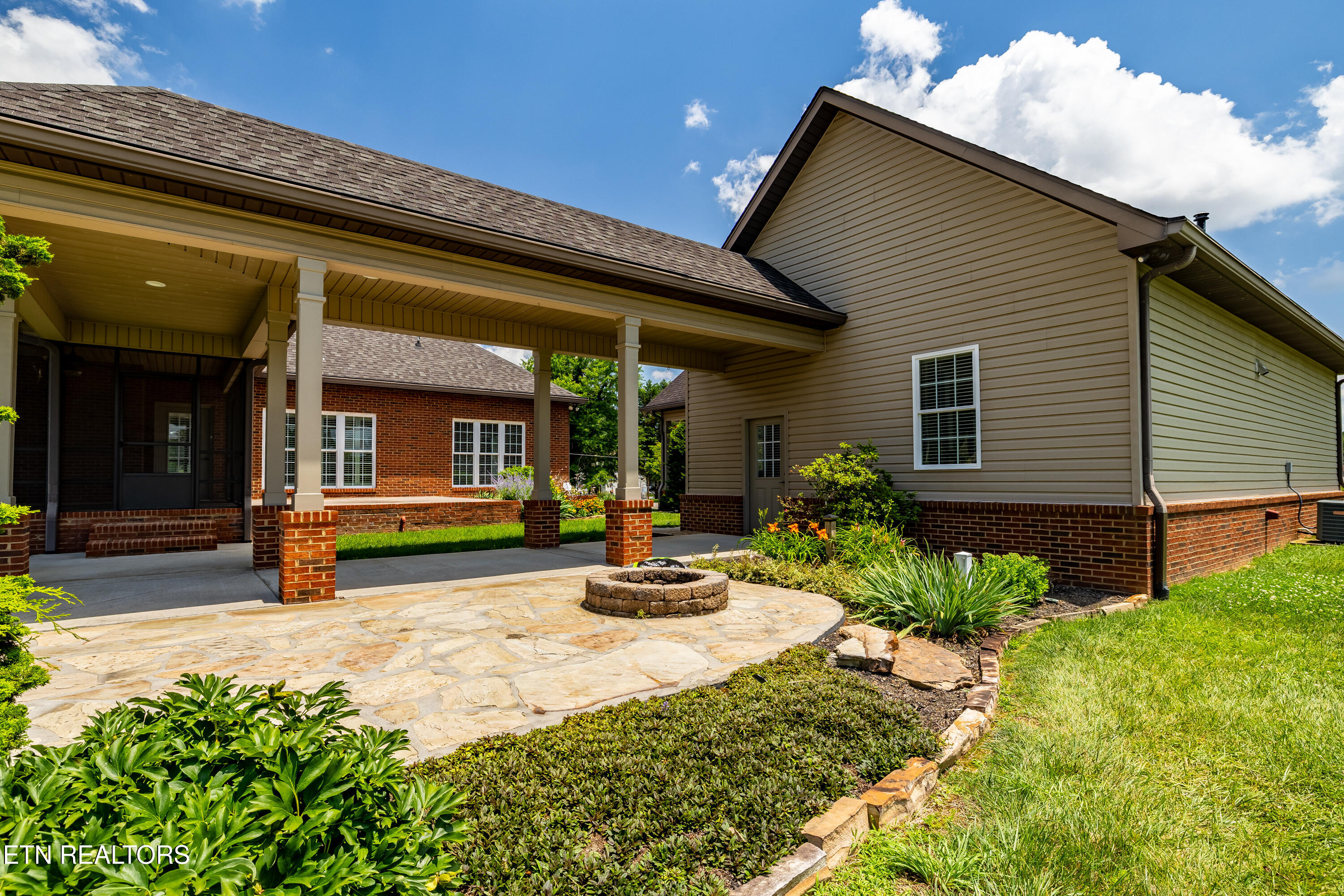 227 Pinecrest Circle Maryville TN 37803