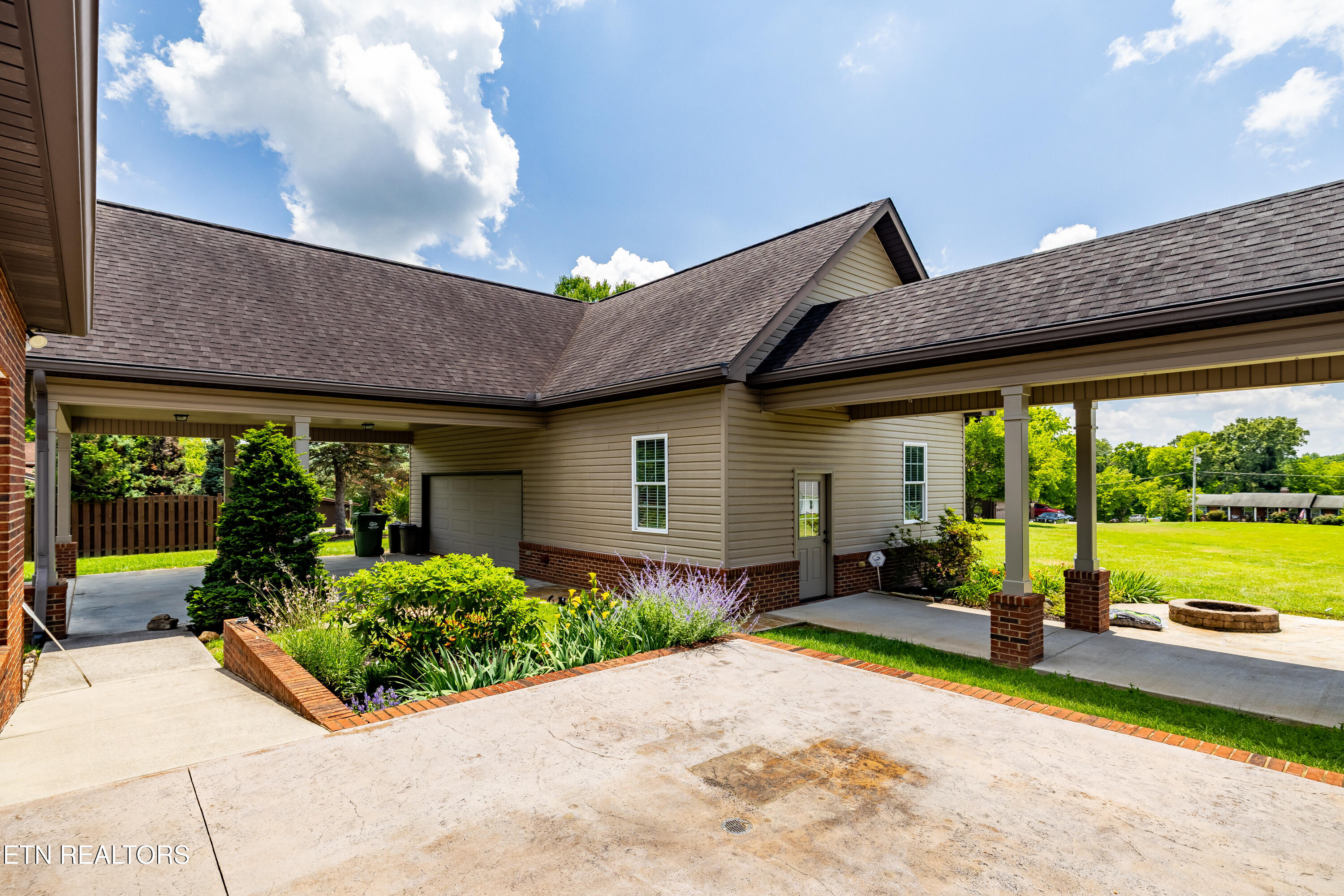 227 Pinecrest Circle Maryville TN 37803