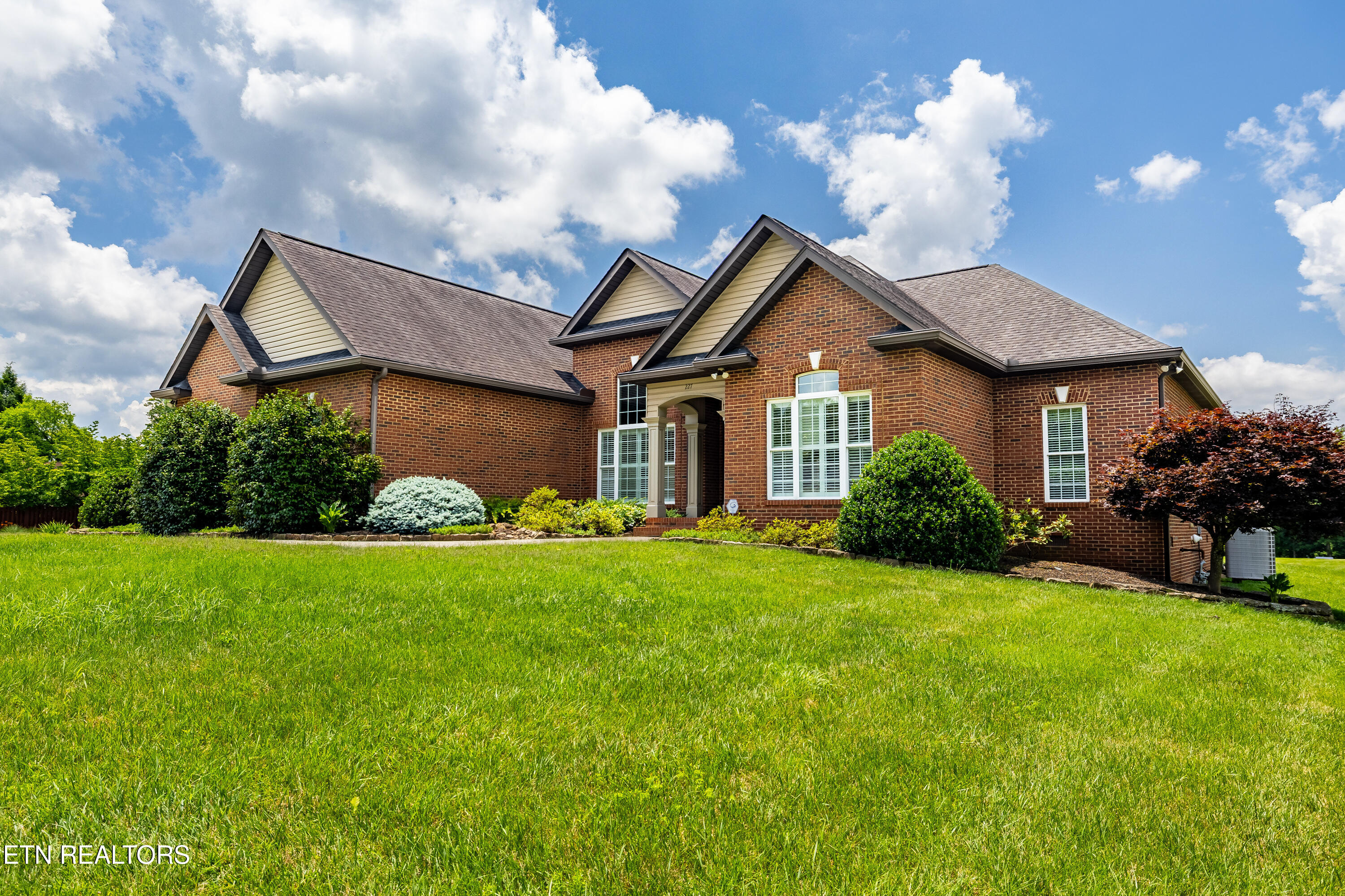 227 Pinecrest Circle Maryville TN 37803