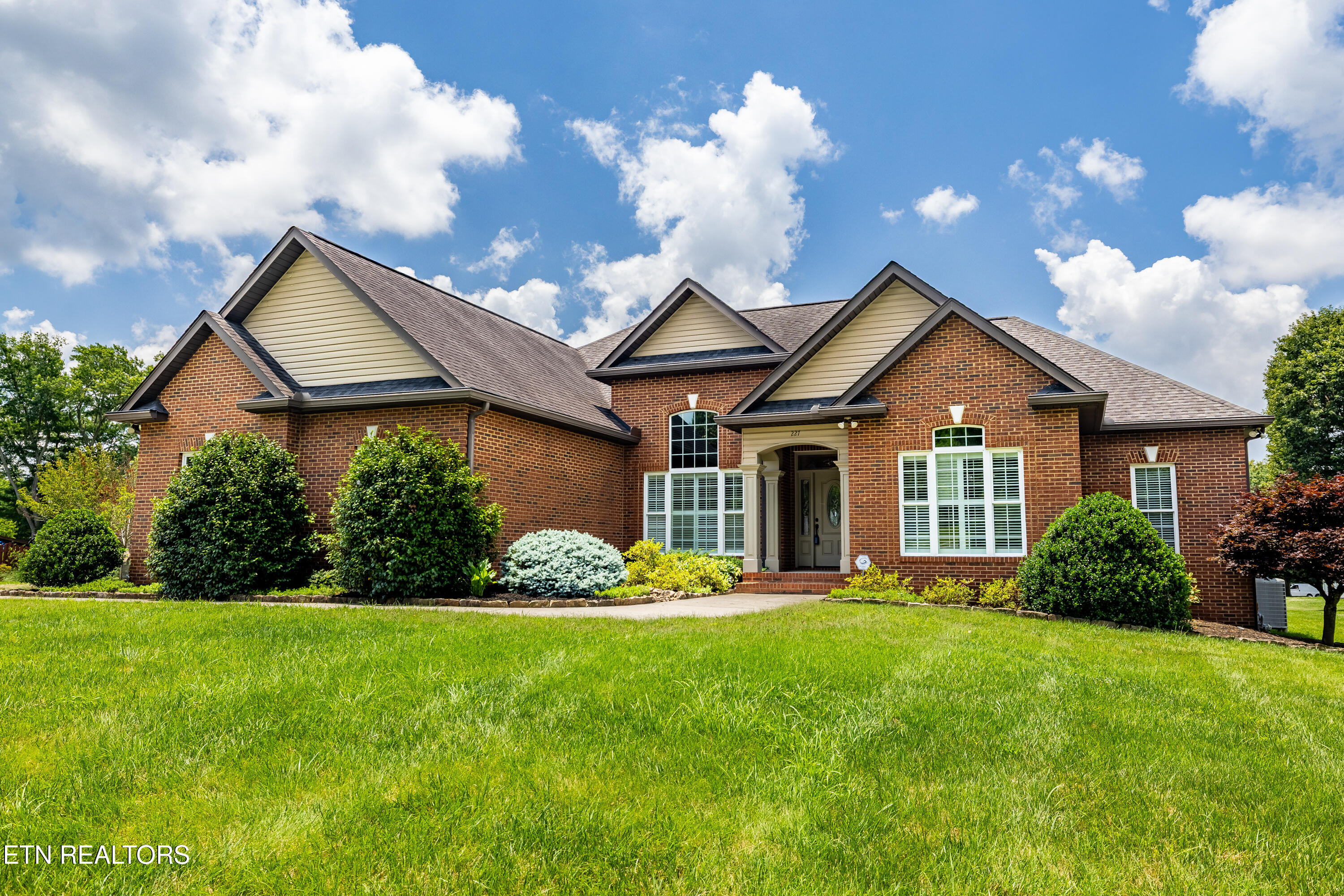 227 Pinecrest Circle Maryville TN 37803