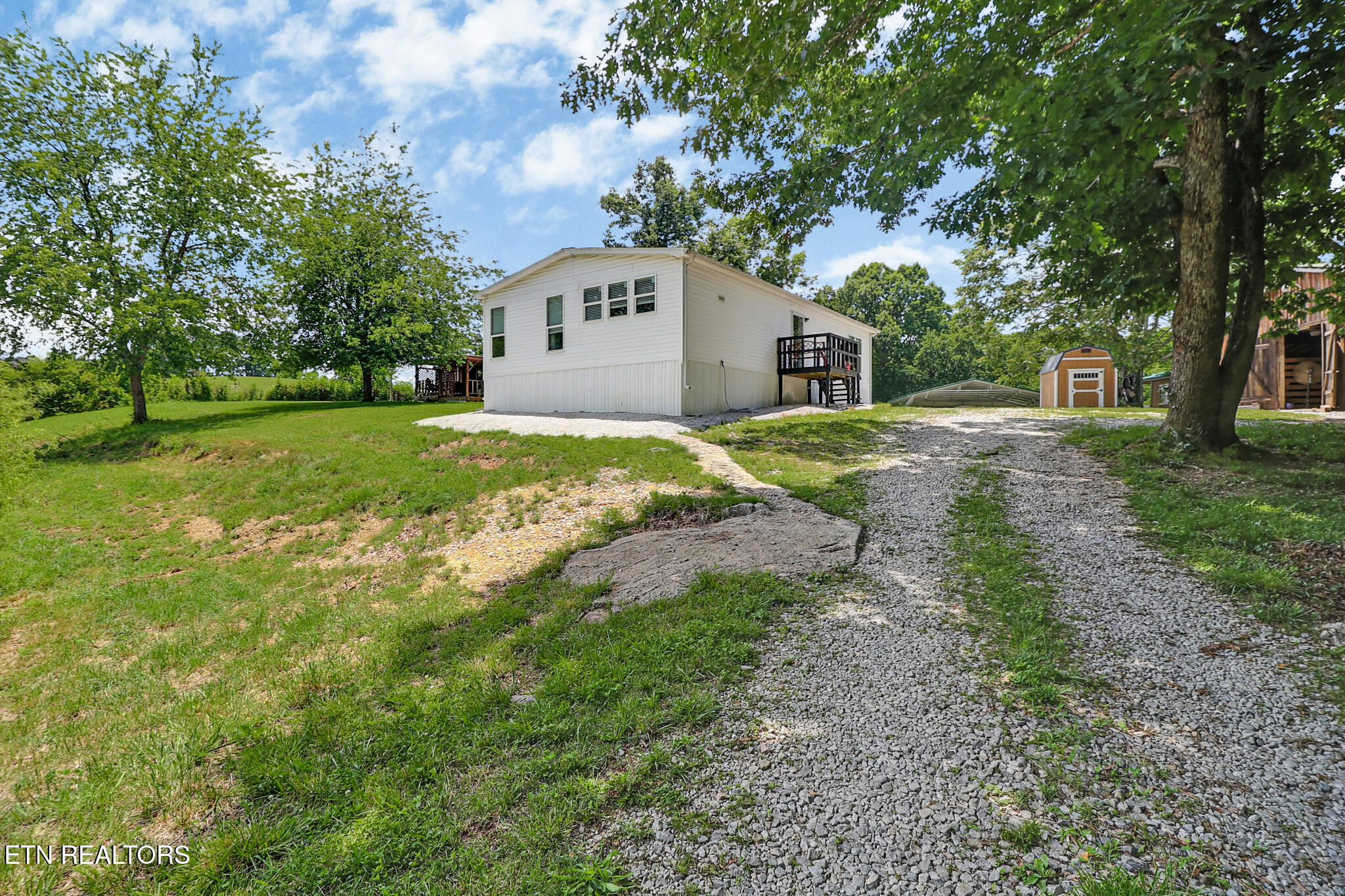 527 Stilts Lane Jamestown TN 38556