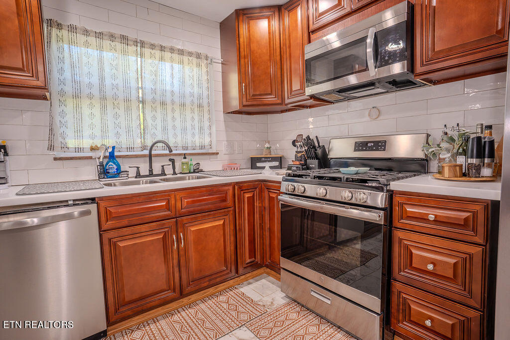 2408 Brooks Avenue Knoxville TN 37914