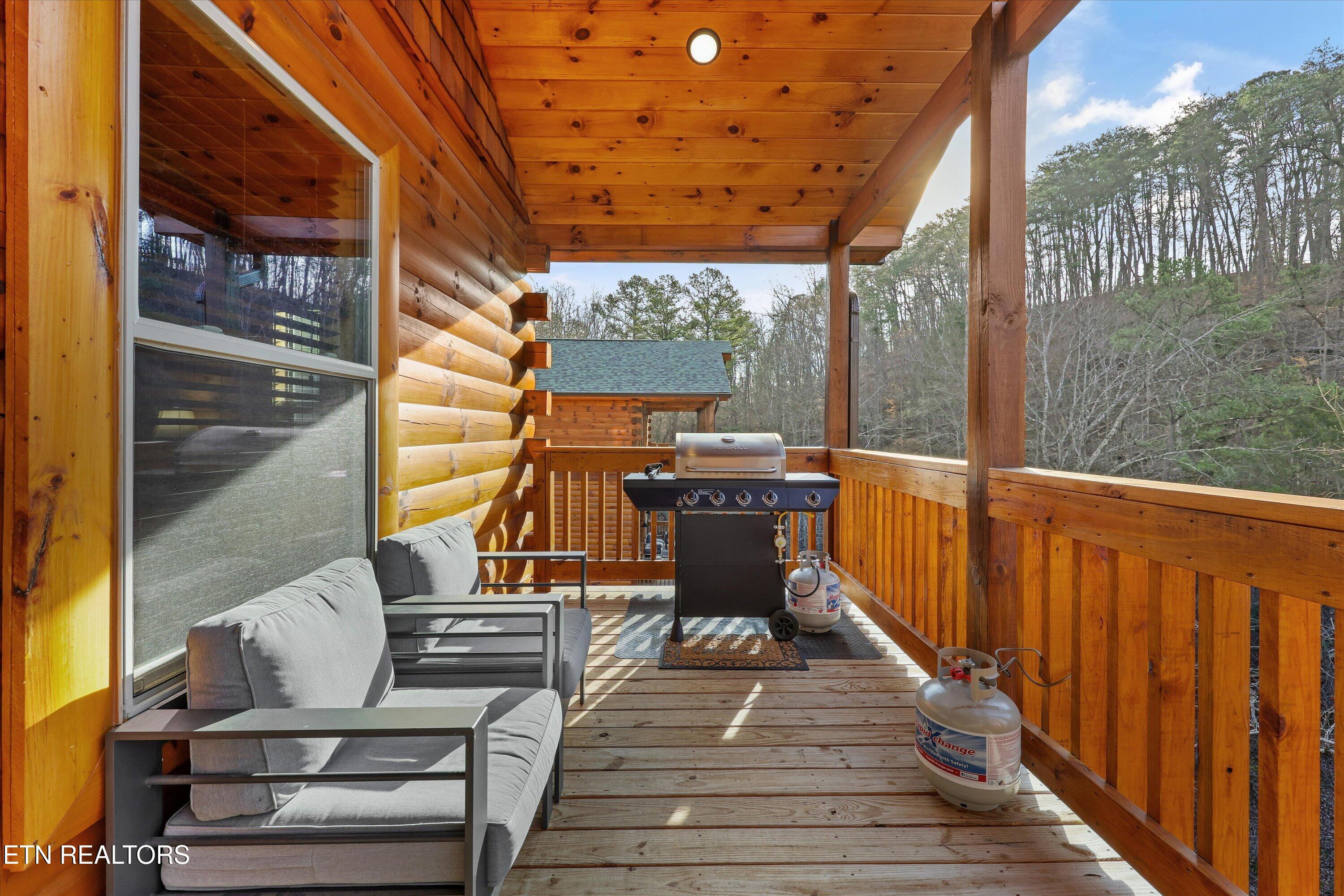 2182 Bear Haven Way Sevierville TN 37862