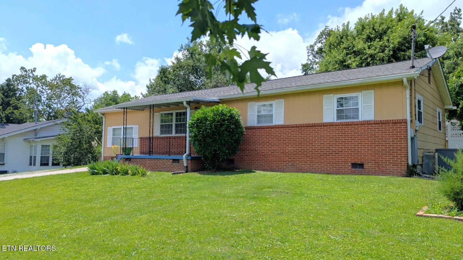 915 E Inskip Drive Knoxville TN 37912