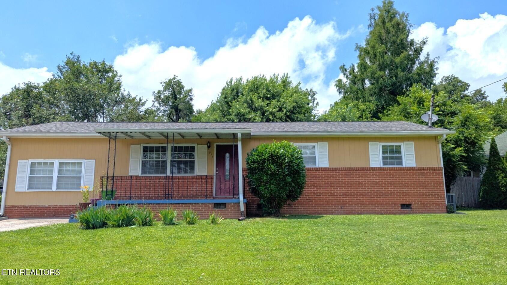 915 E Inskip Drive Knoxville TN 37912