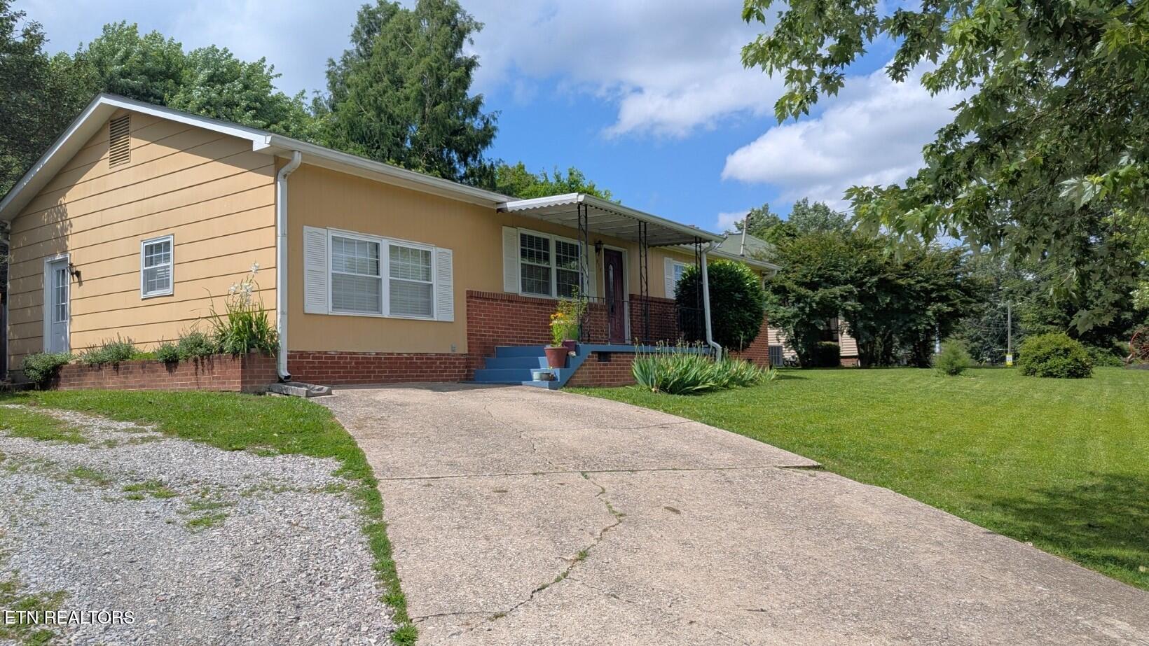 915 E Inskip Drive Knoxville TN 37912
