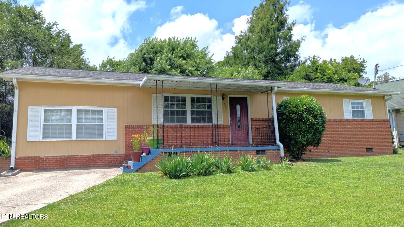 915 E Inskip Drive Knoxville TN 37912