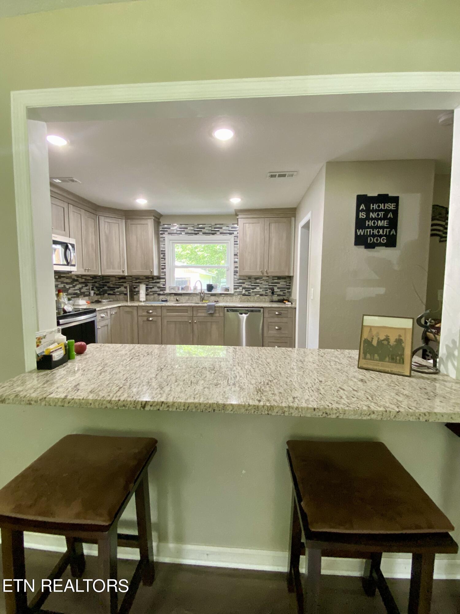 207 Blackburn Lane Lenoir City TN 37771
