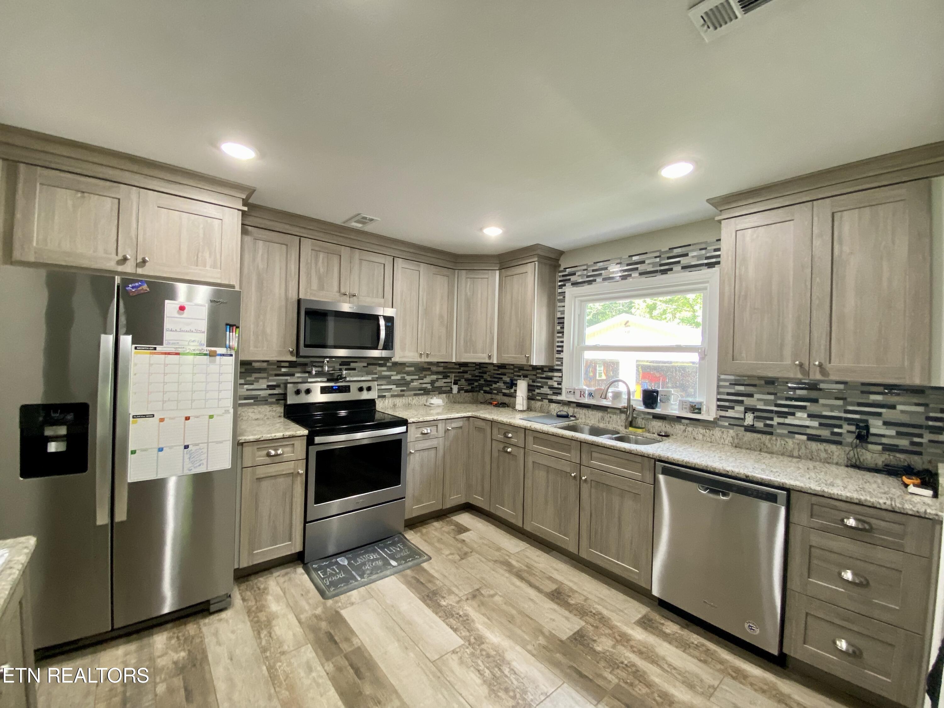 207 Blackburn Lane Lenoir City TN 37771