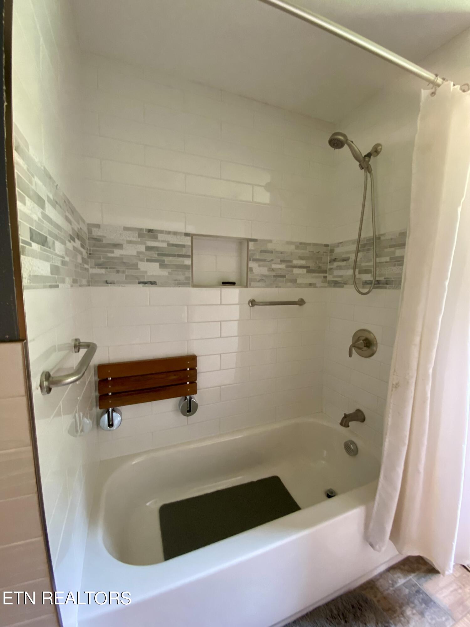 207 Blackburn Lane Lenoir City TN 37771