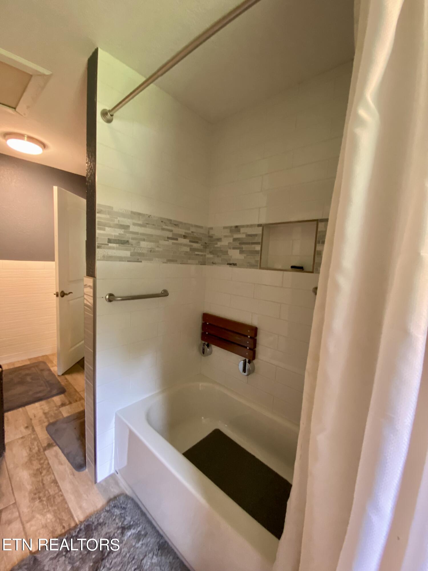 207 Blackburn Lane Lenoir City TN 37771