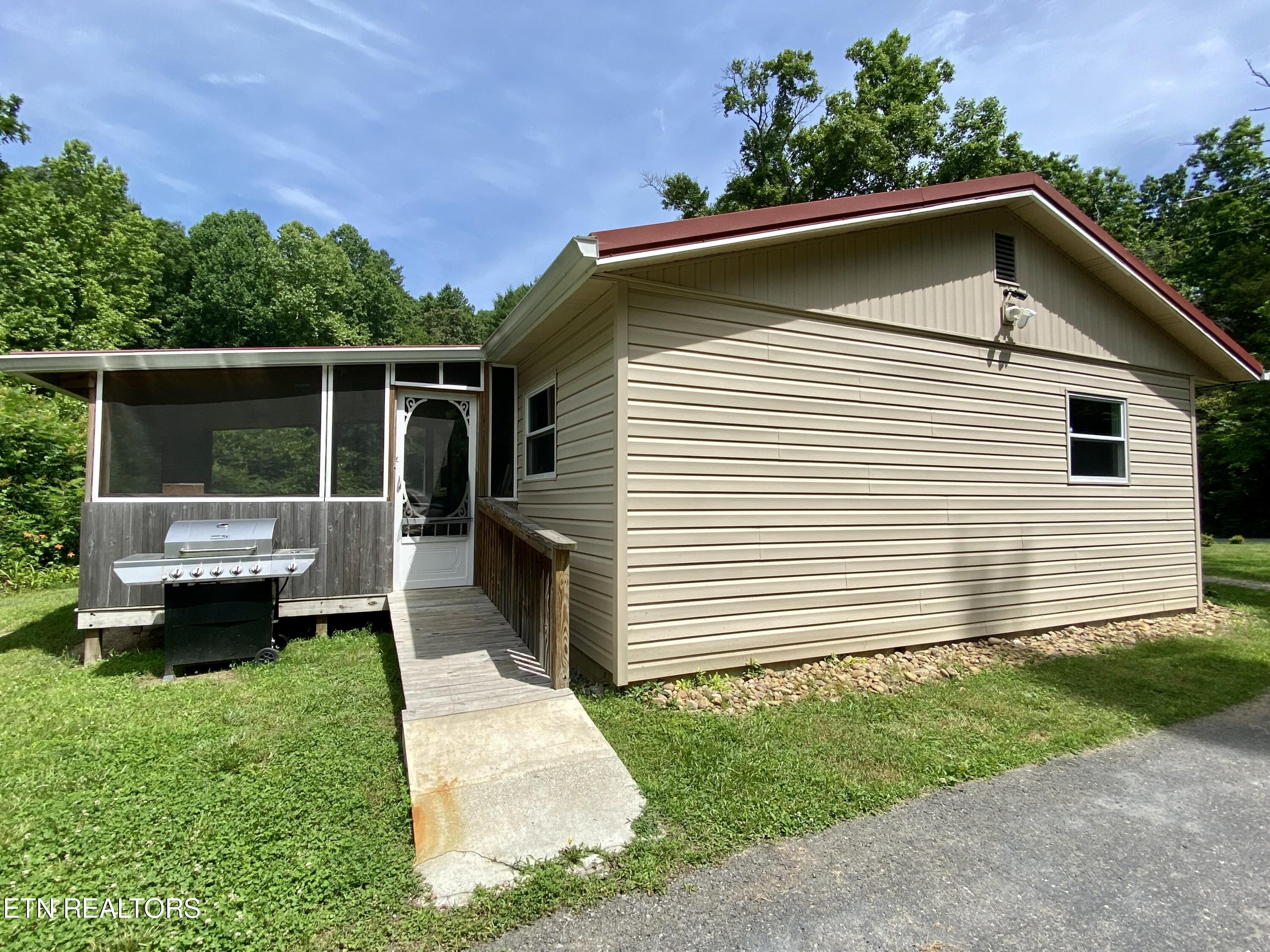 207 Blackburn Lane Lenoir City TN 37771
