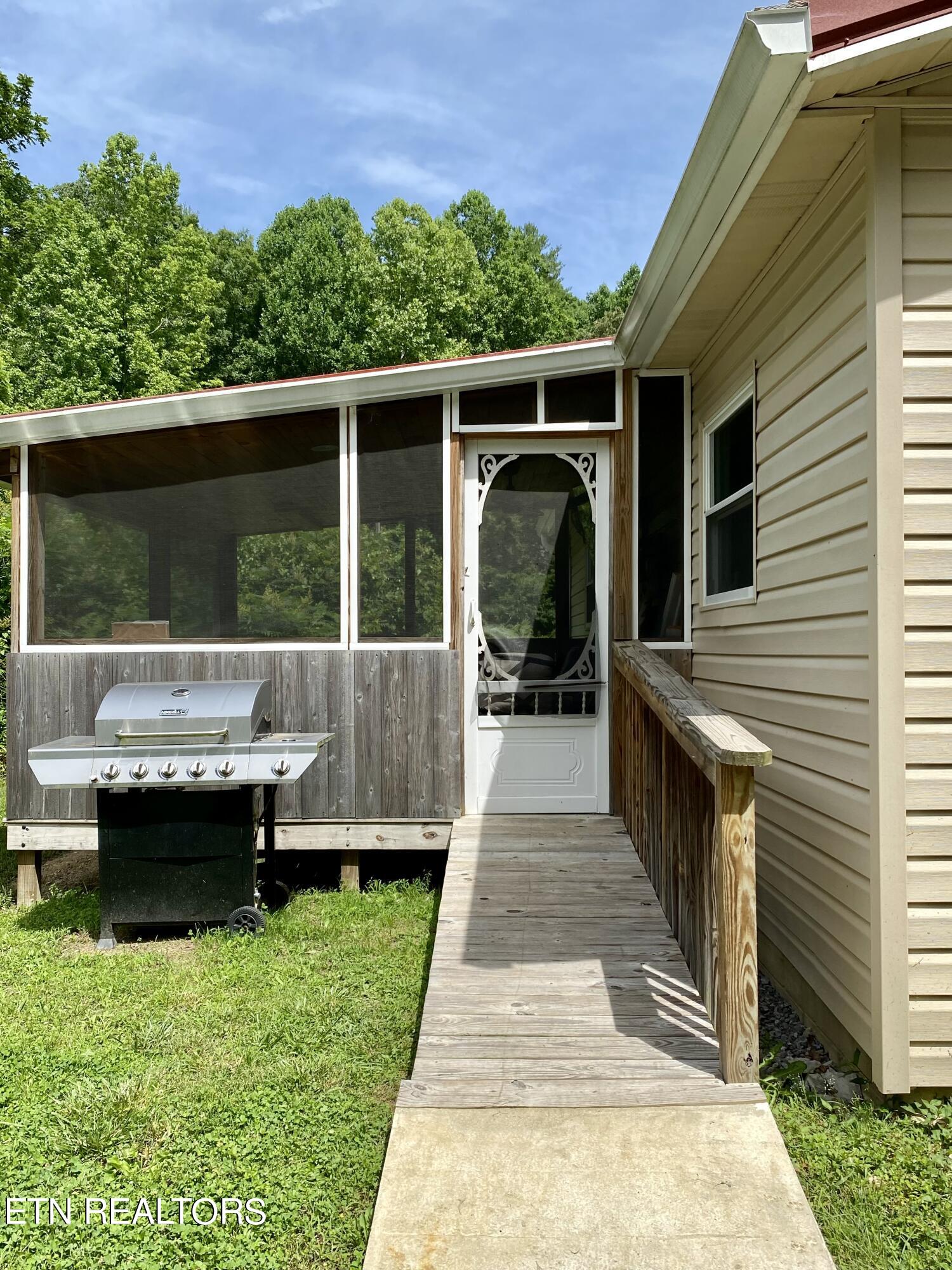 207 Blackburn Lane Lenoir City TN 37771
