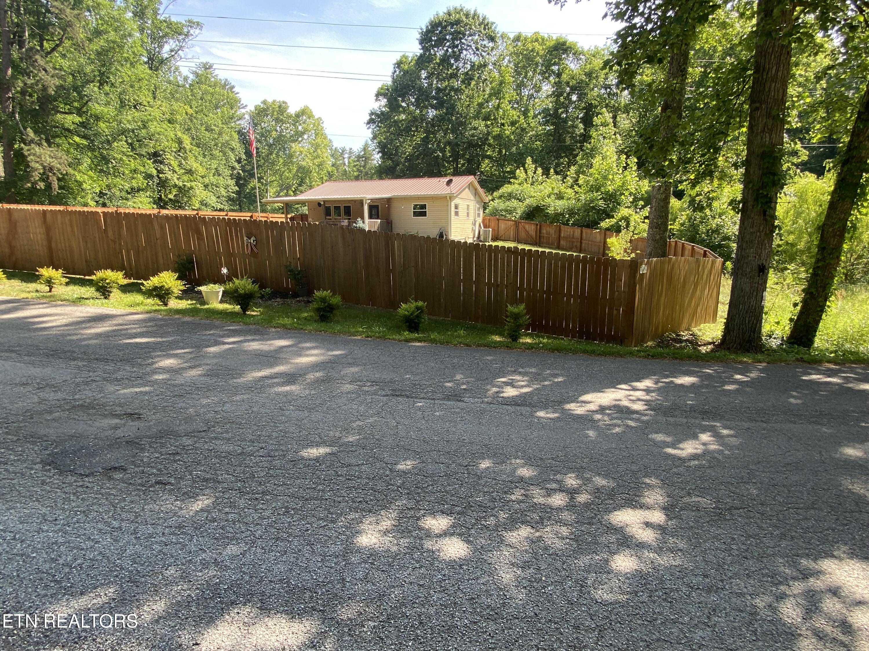 207 Blackburn Lane Lenoir City TN 37771