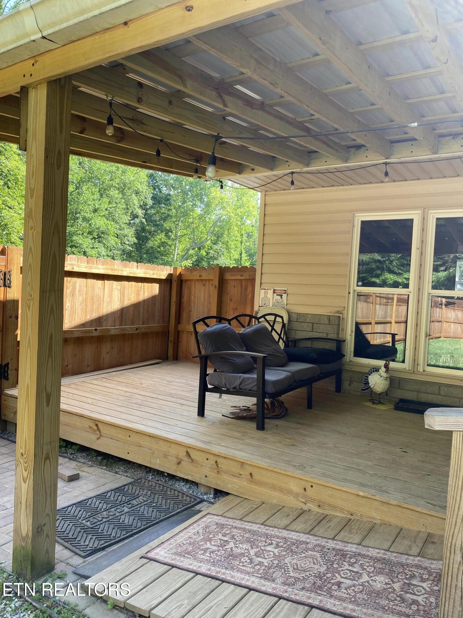 207 Blackburn Lane Lenoir City TN 37771