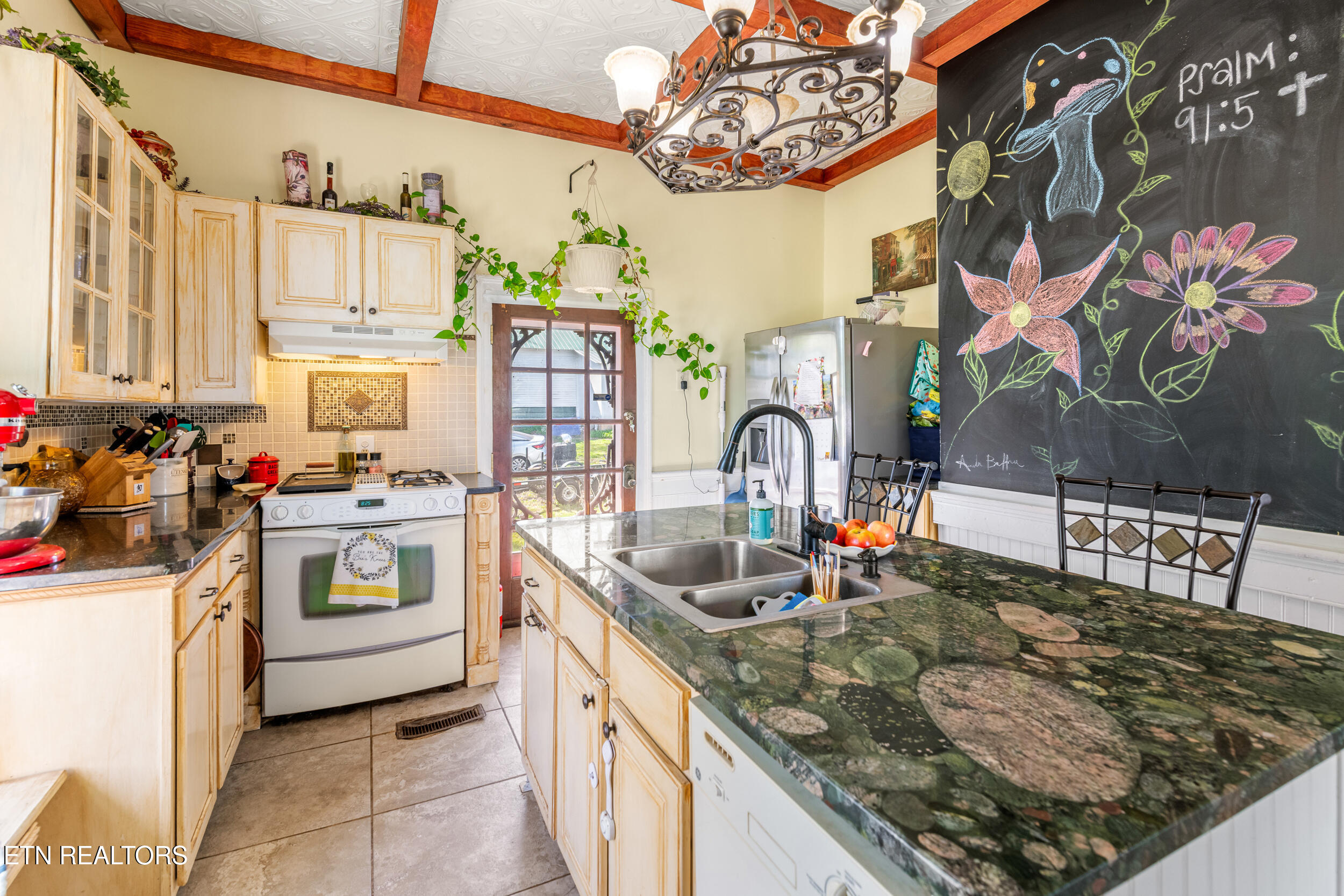 526 Old Middlesboro Highway Lafollette TN 37766