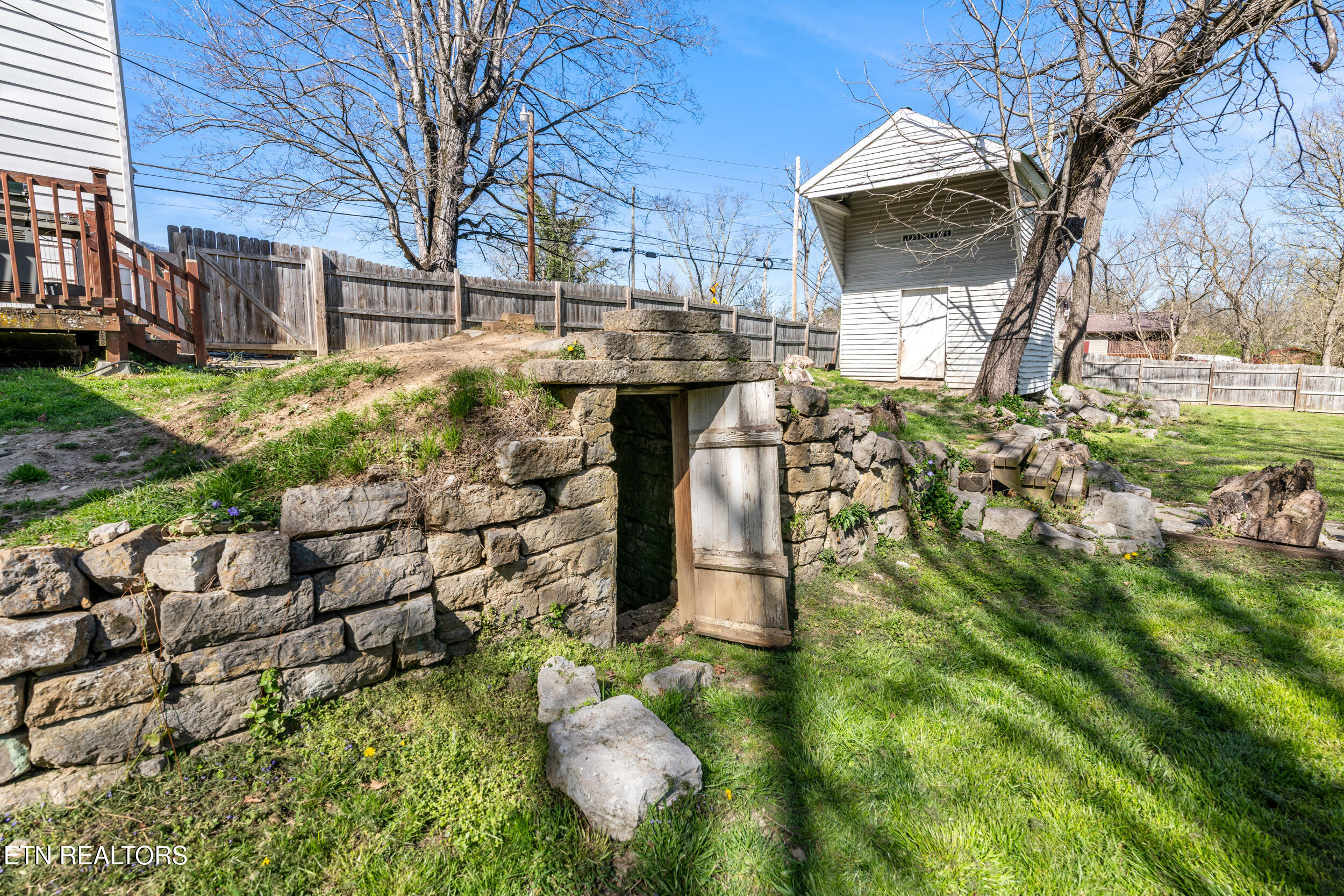 526 Old Middlesboro Highway Lafollette TN 37766