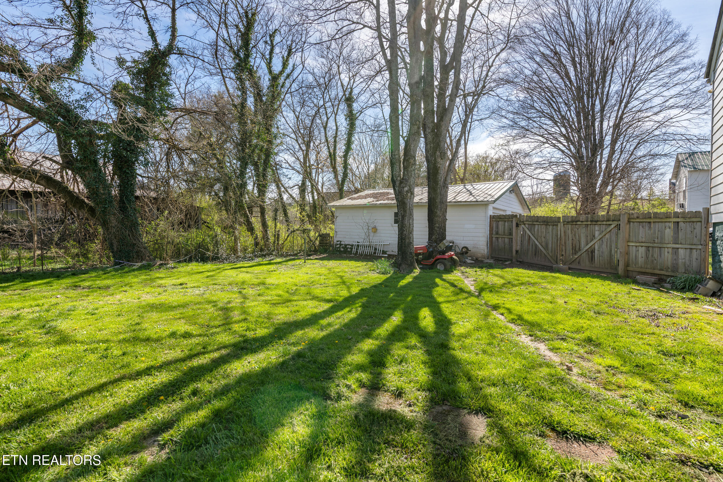526 Old Middlesboro Highway Lafollette TN 37766