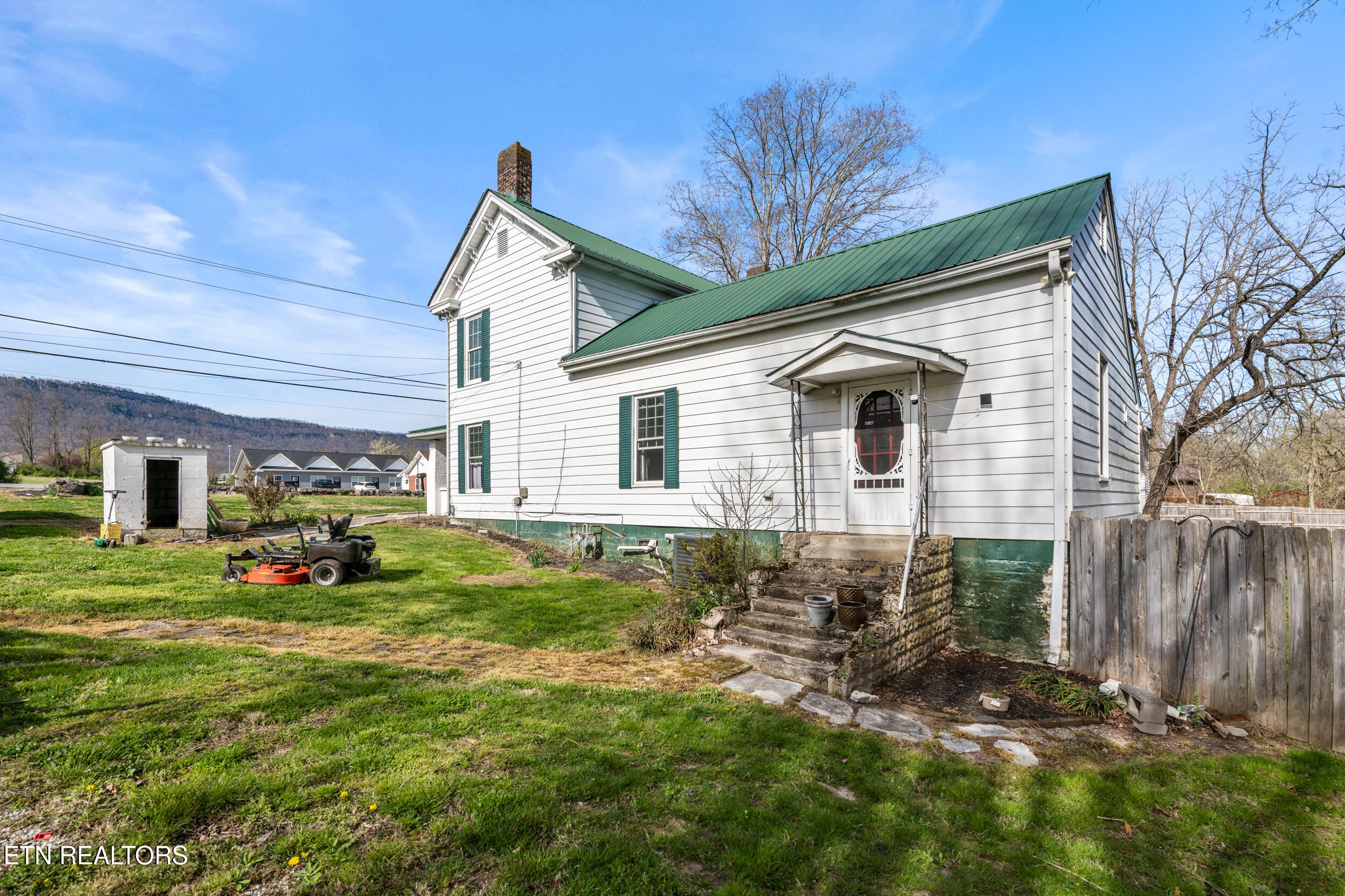 526 Old Middlesboro Highway Lafollette TN 37766