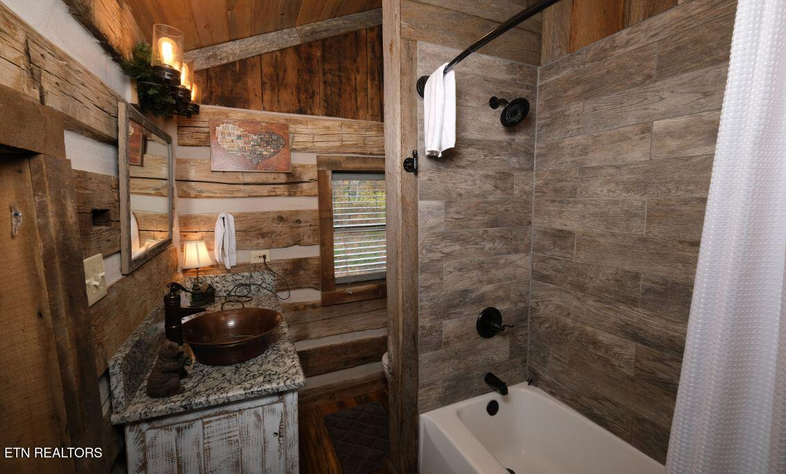 636 Jess Field Road Gatlinburg TN 37738