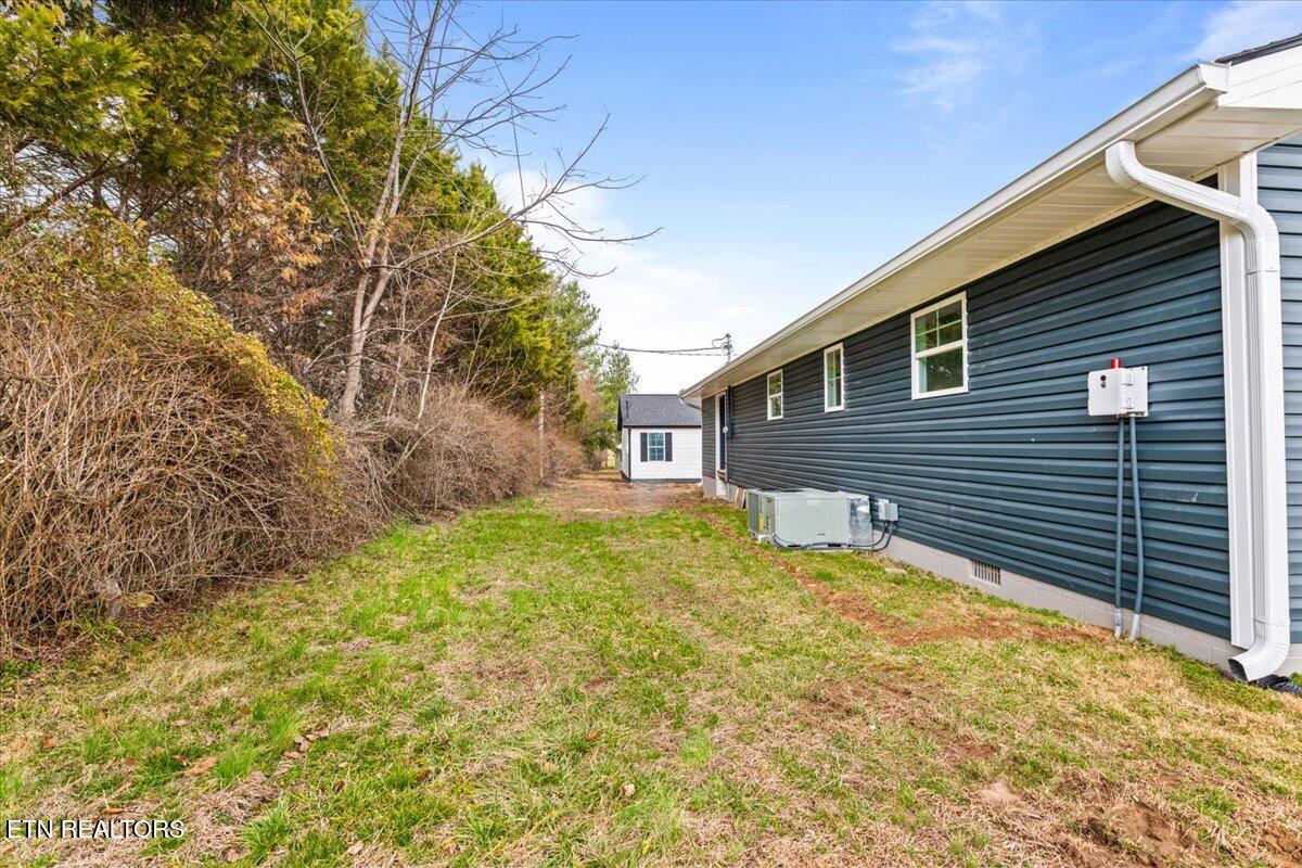 107 Azalea Lane Jacksboro TN 37757