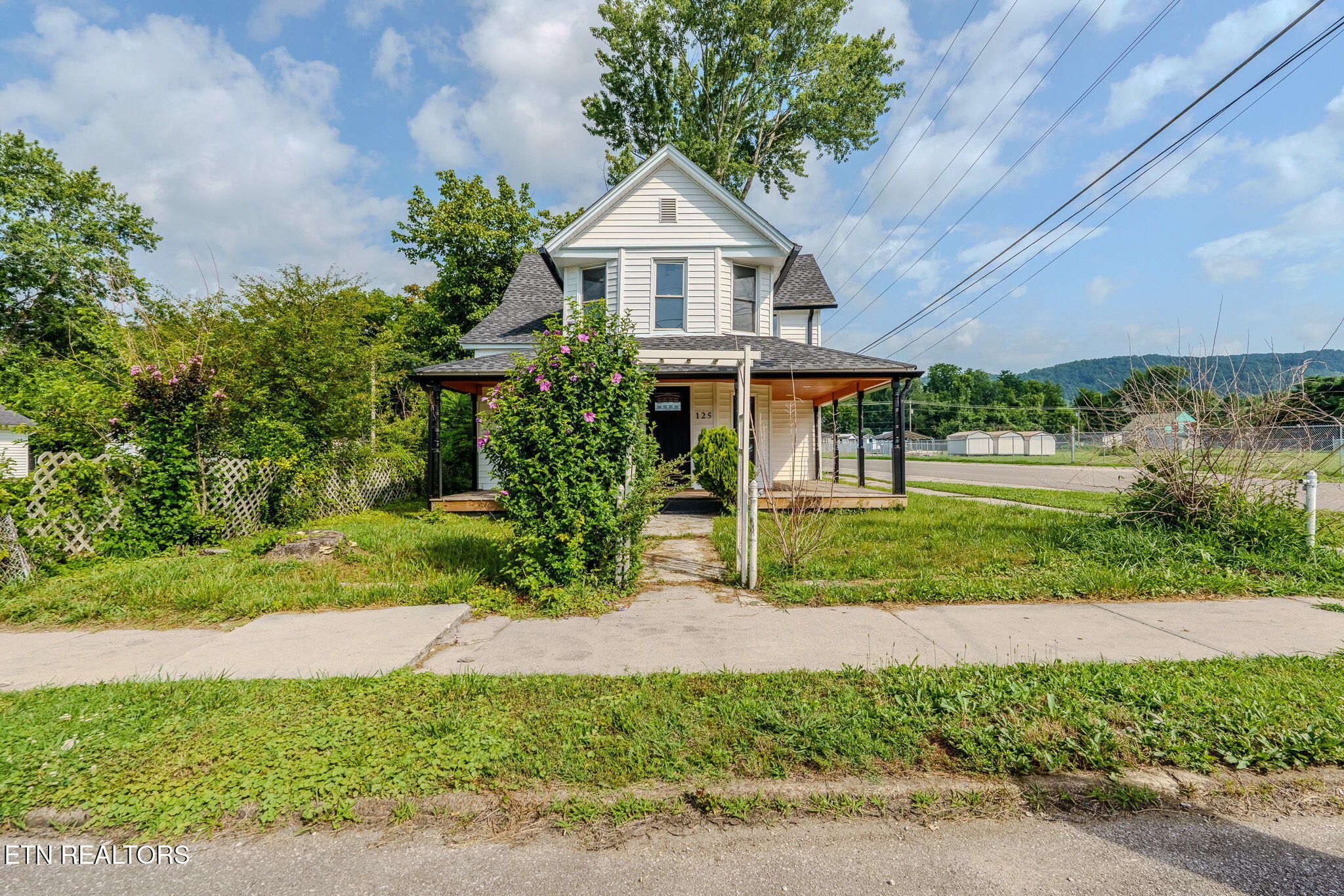 125 N Chamberlain Avenue Rockwood TN 37854