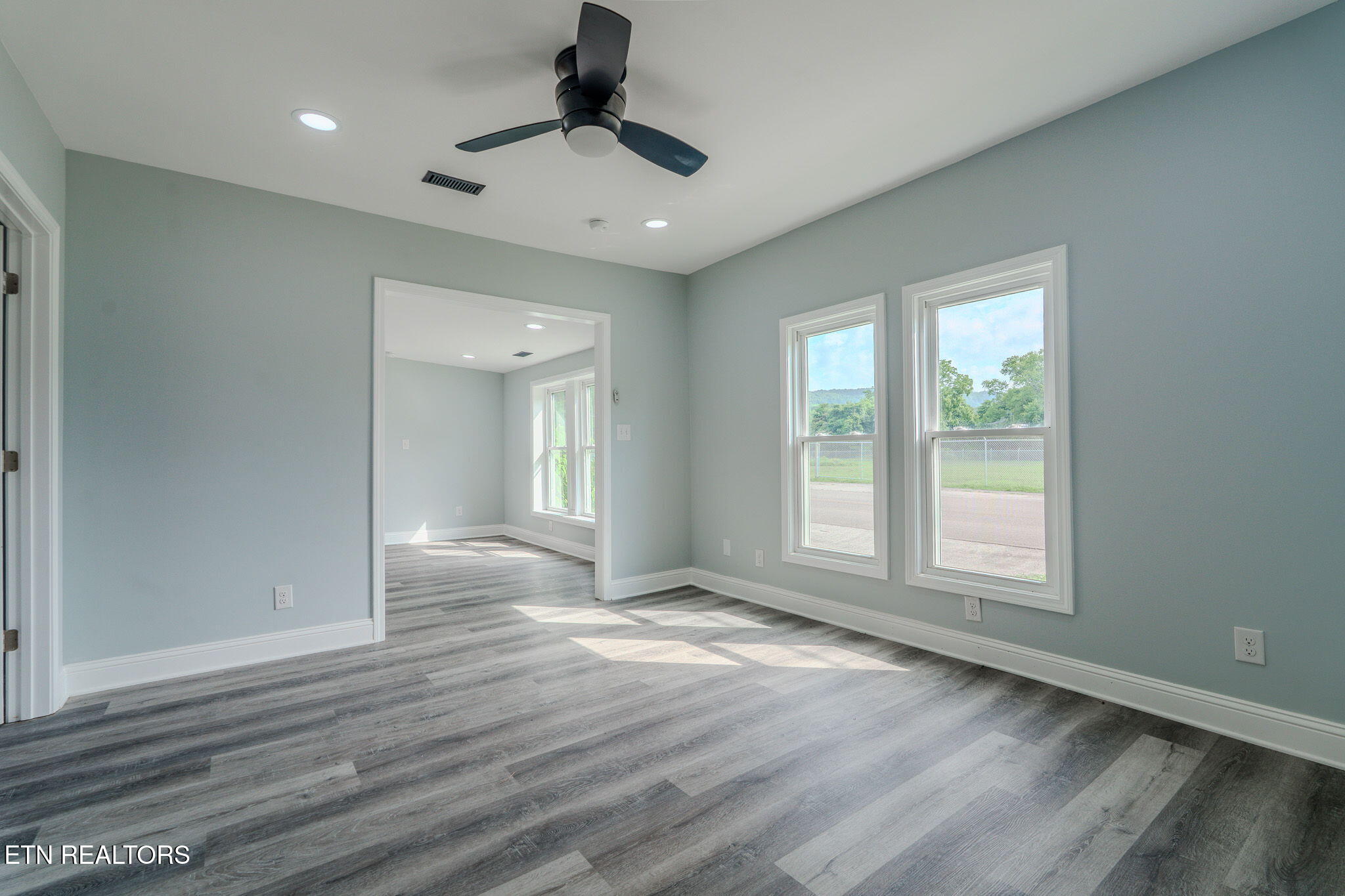 125 N Chamberlain Avenue Rockwood TN 37854