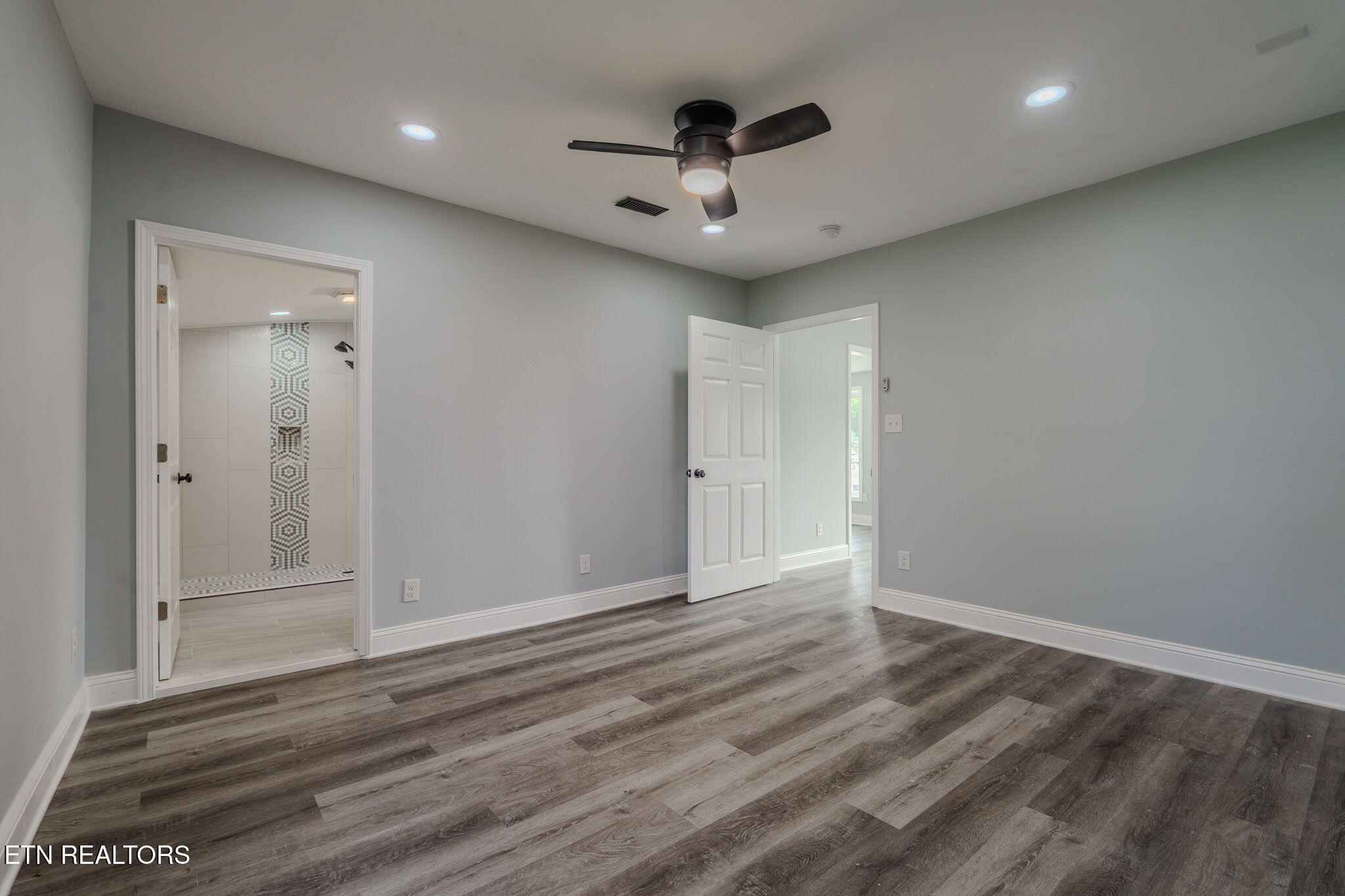 125 N Chamberlain Avenue Rockwood TN 37854