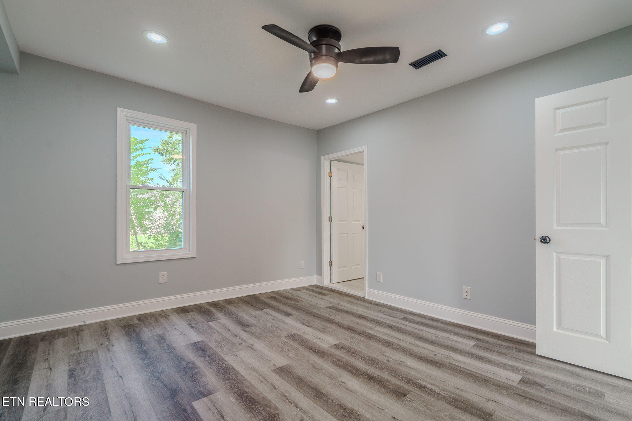 125 N Chamberlain Avenue Rockwood TN 37854