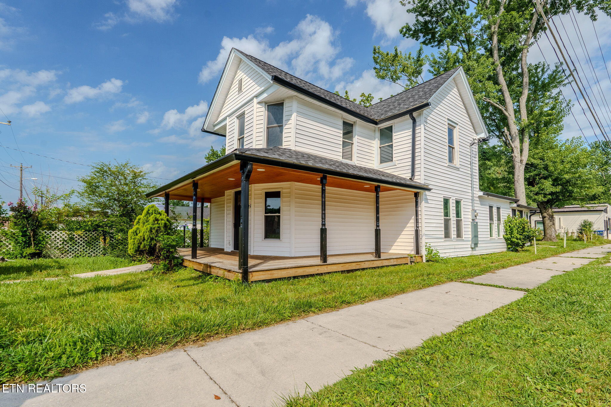 125 N Chamberlain Avenue Rockwood TN 37854