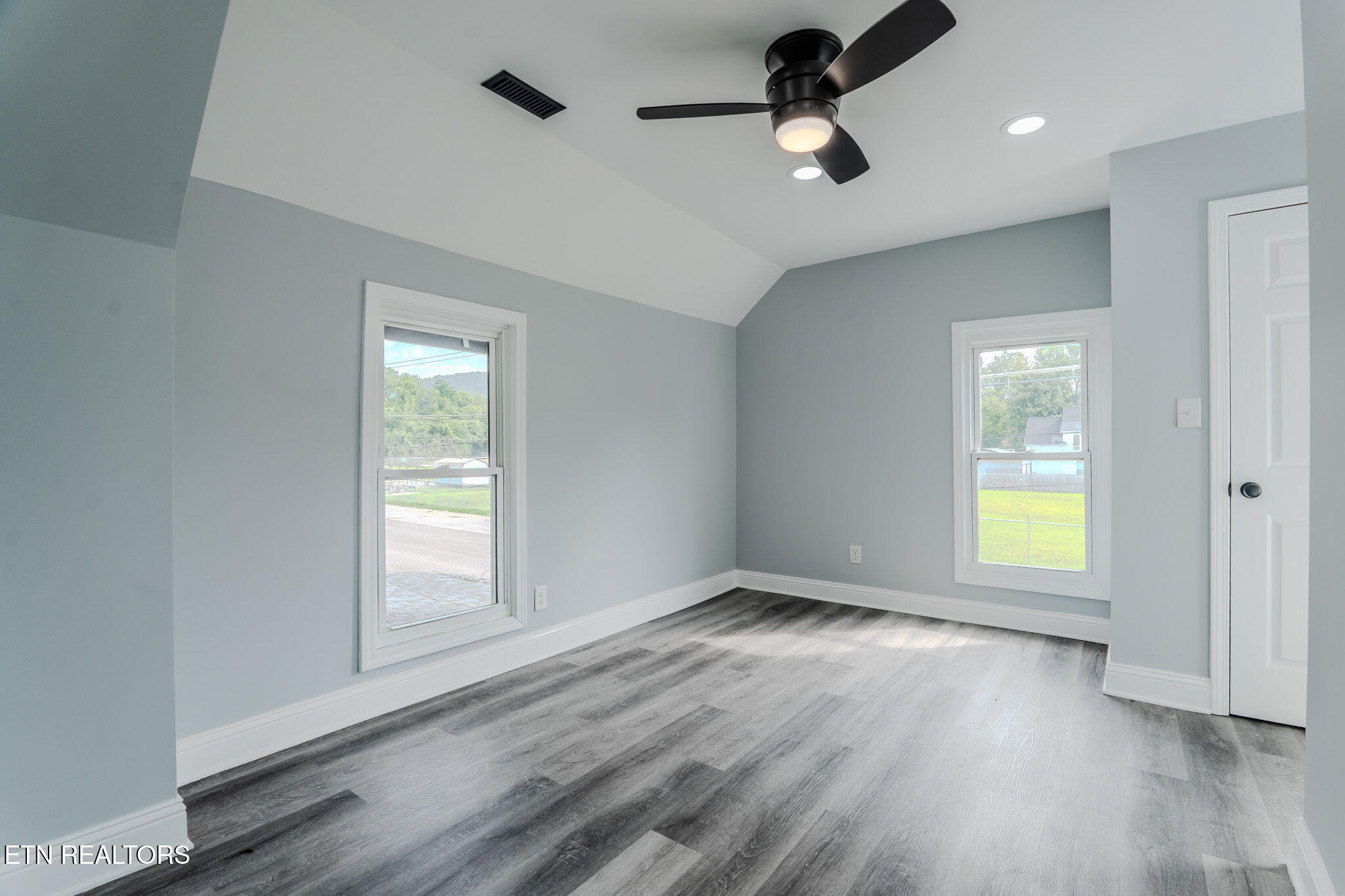 125 N Chamberlain Avenue Rockwood TN 37854