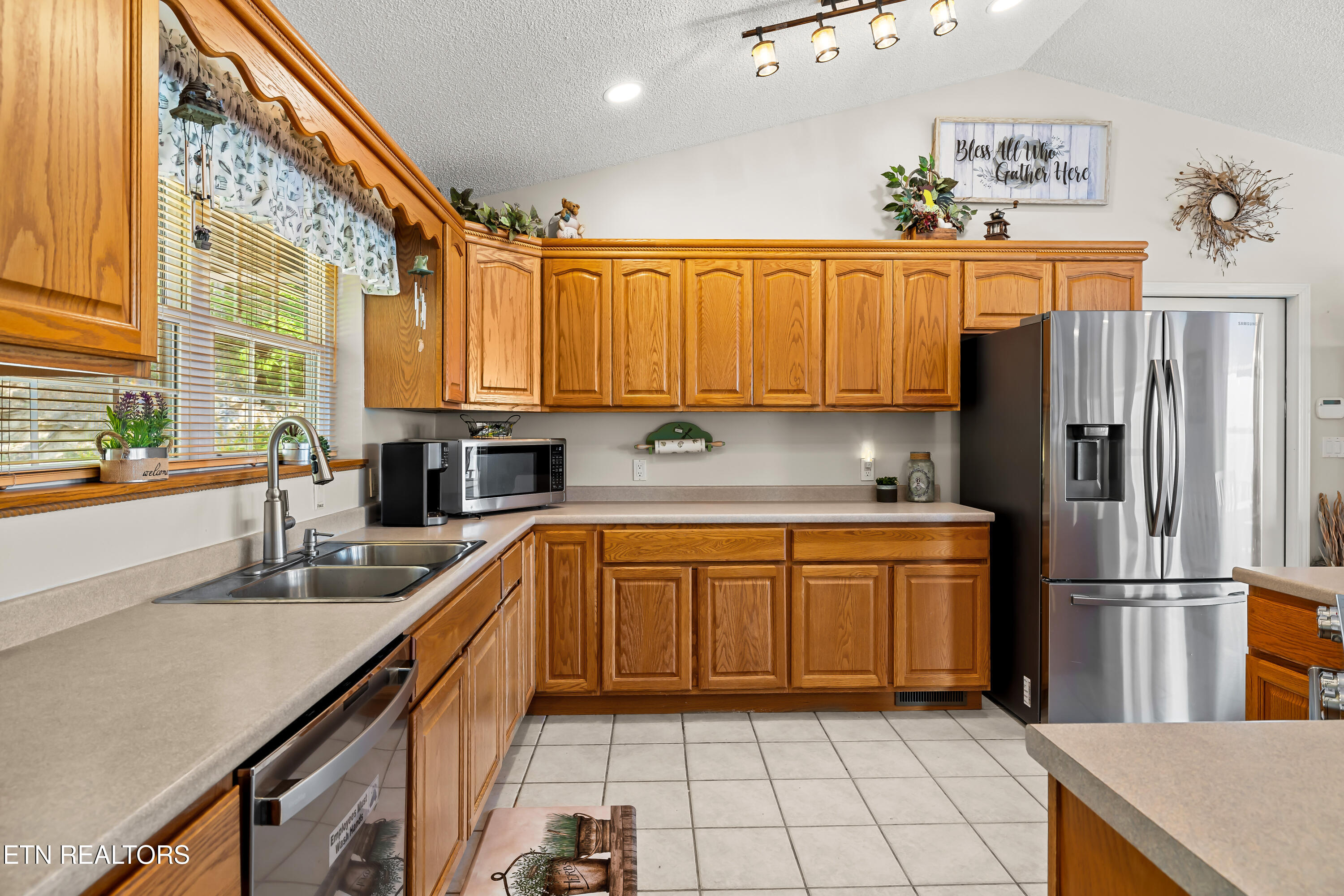 7121 Flats Road Tallassee TN 37878