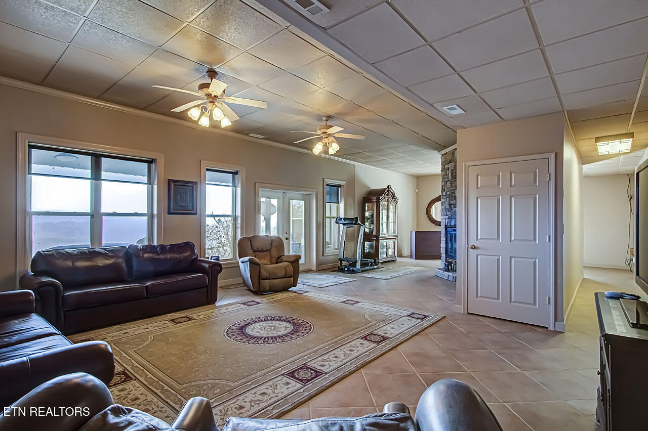 7121 Flats Road Tallassee TN 37878