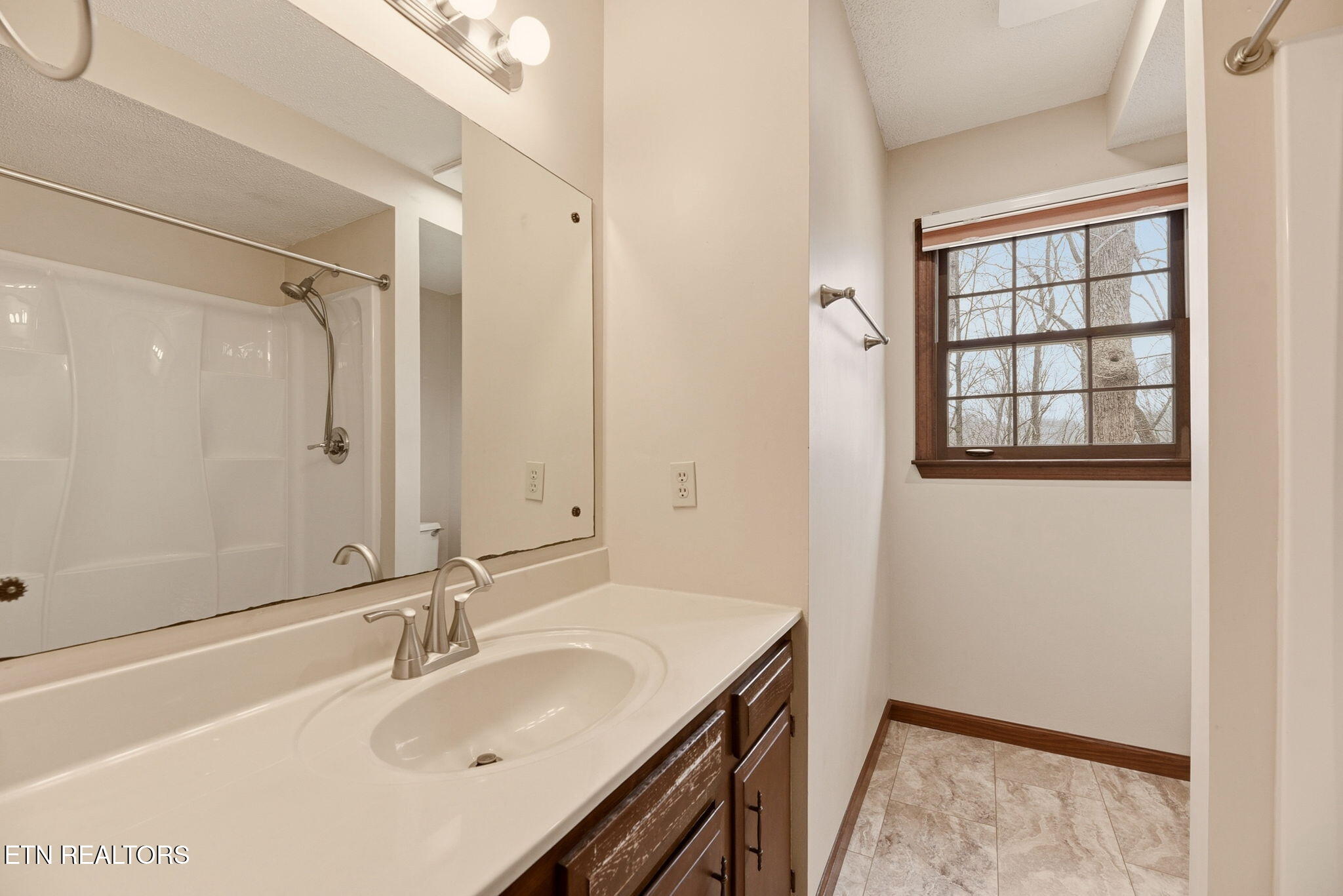 207 Strader Road Powell TN 37849