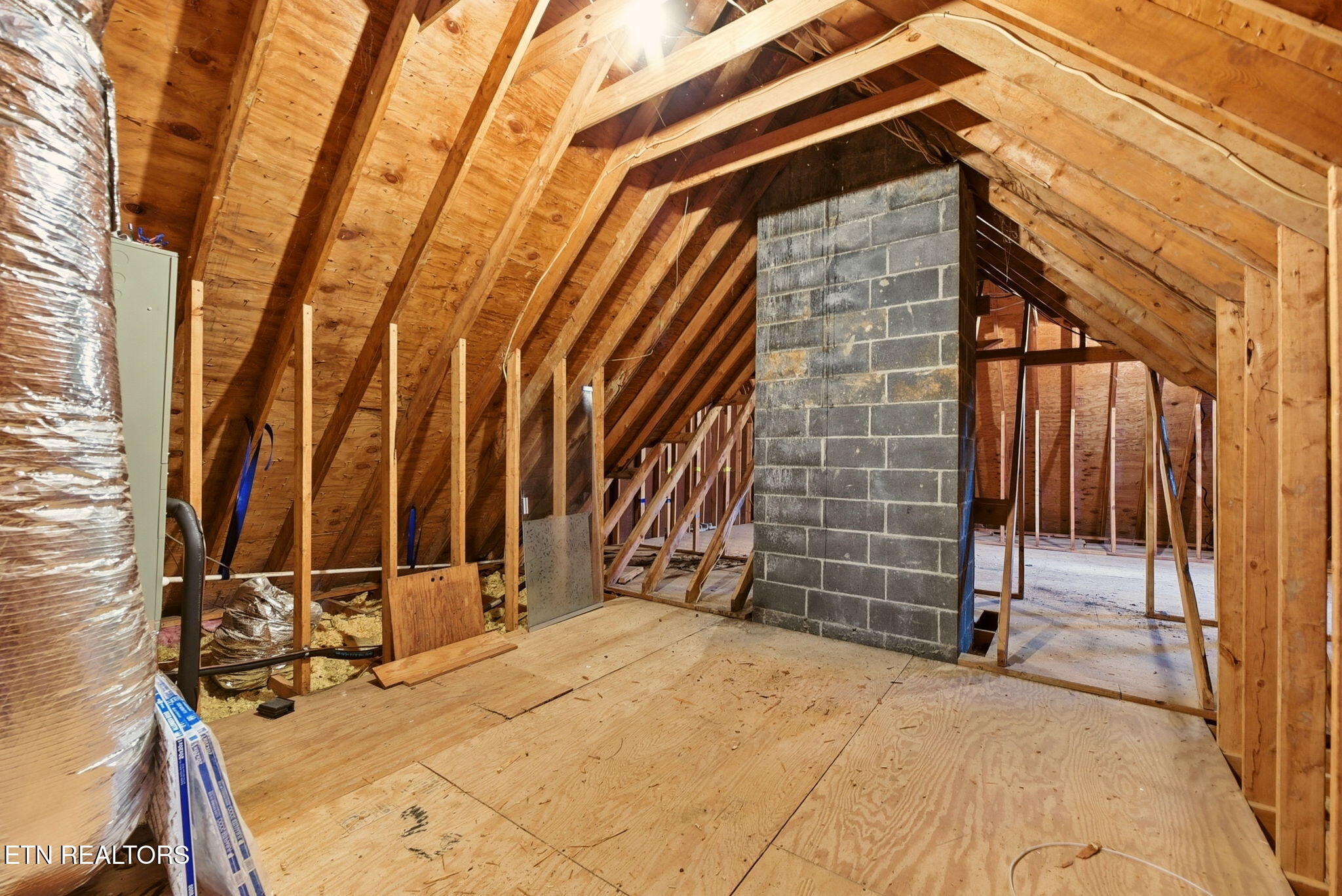 207 Strader Road Powell TN 37849