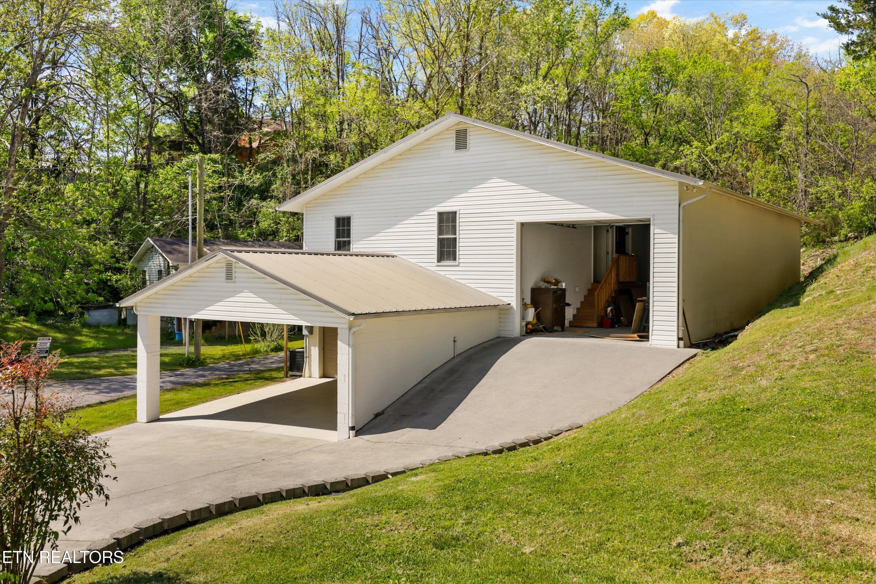1017 Old Knoxville Highway Sevierville TN 37862
