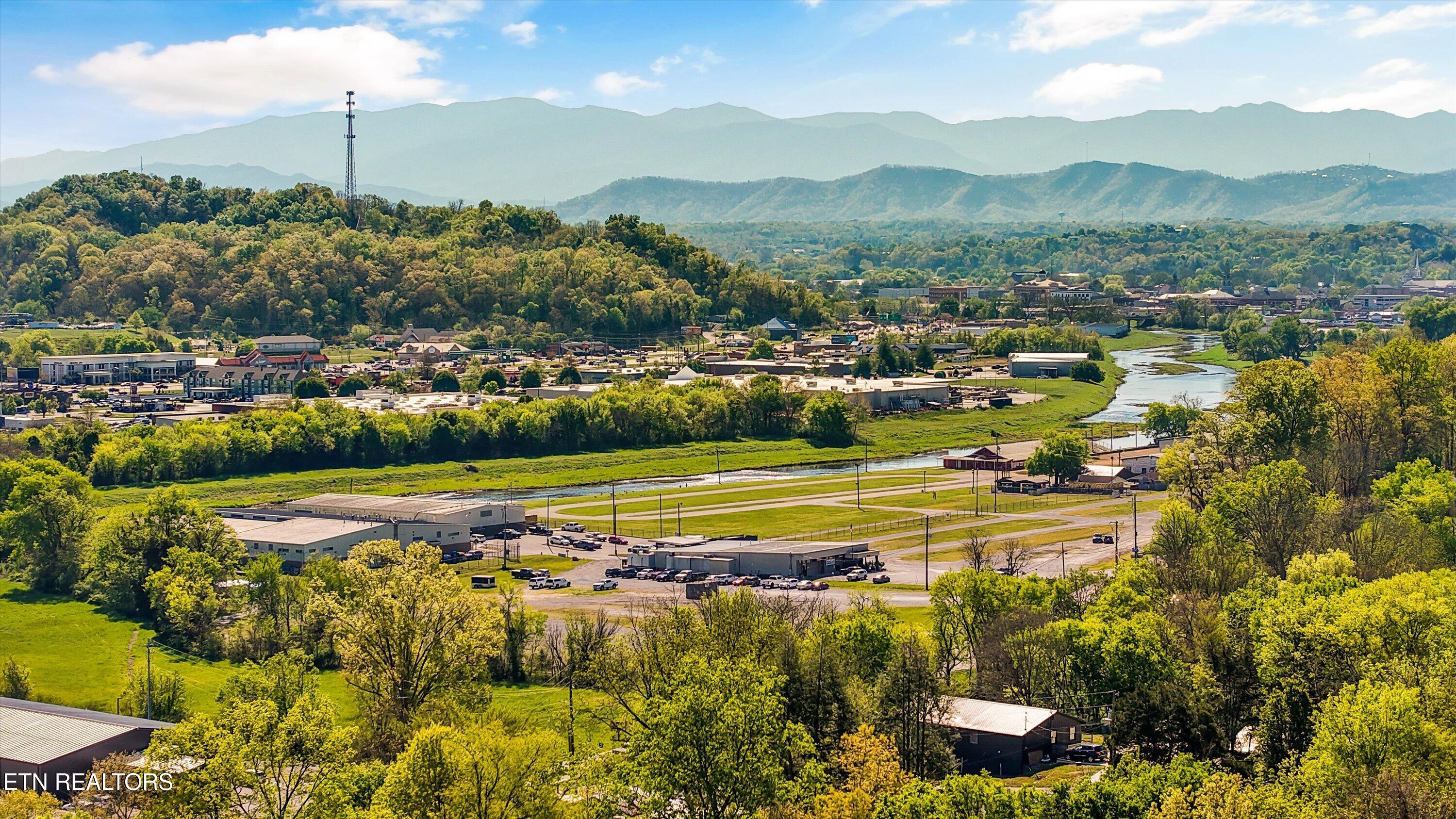 1017 Old Knoxville Highway Sevierville TN 37862