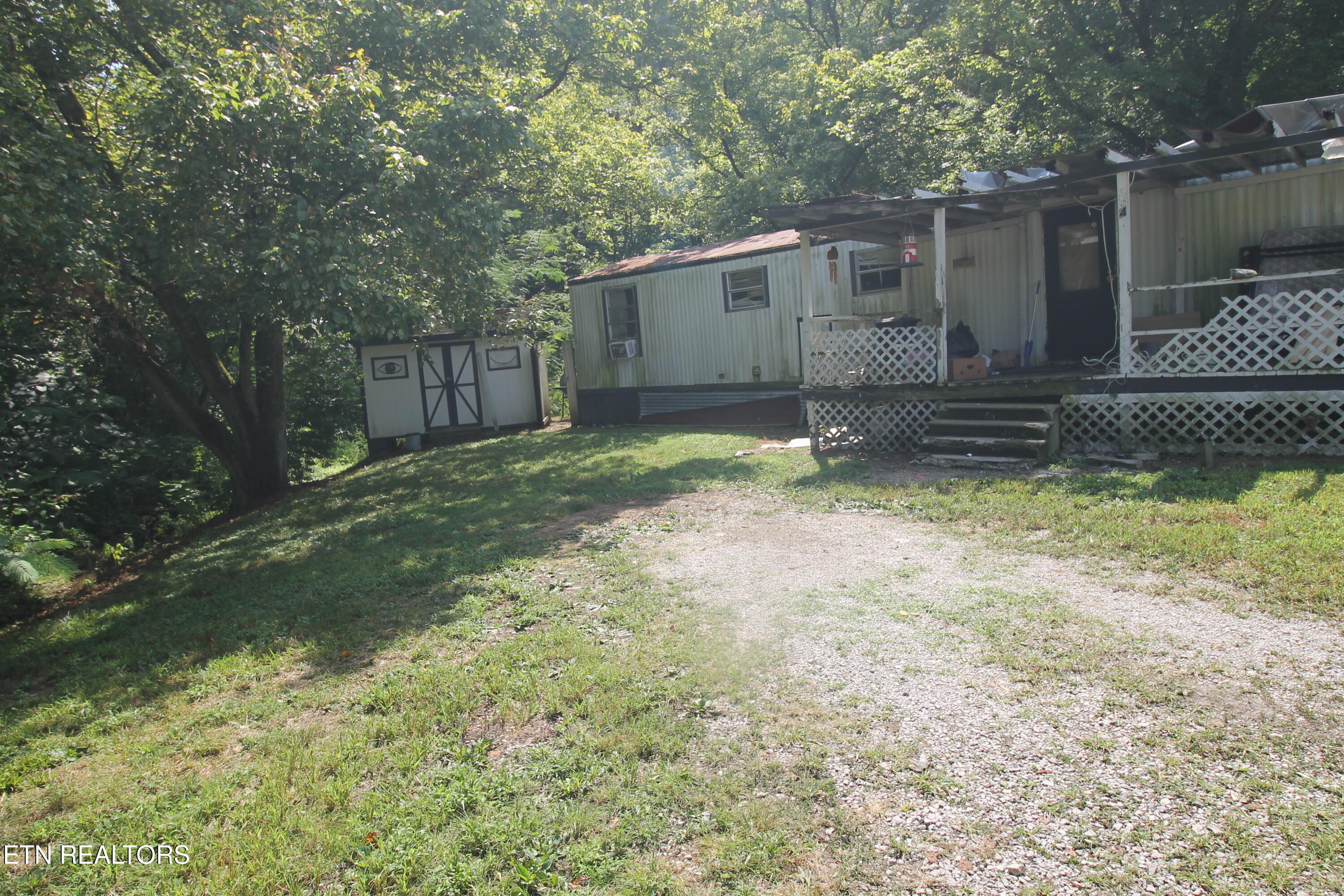 564 Keylon Drive Harriman TN 37748