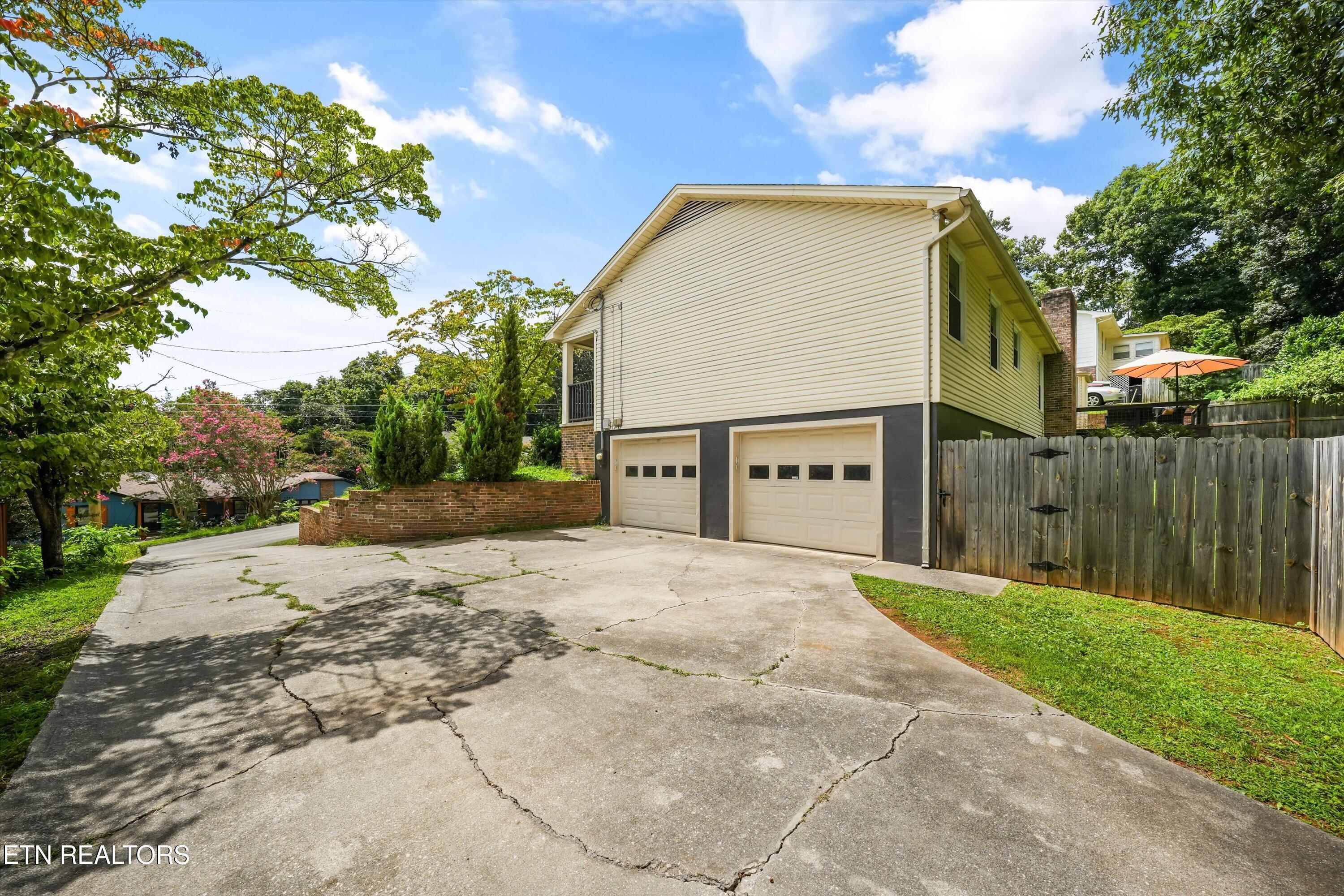 1308 Viking Drive Knoxville TN 37932