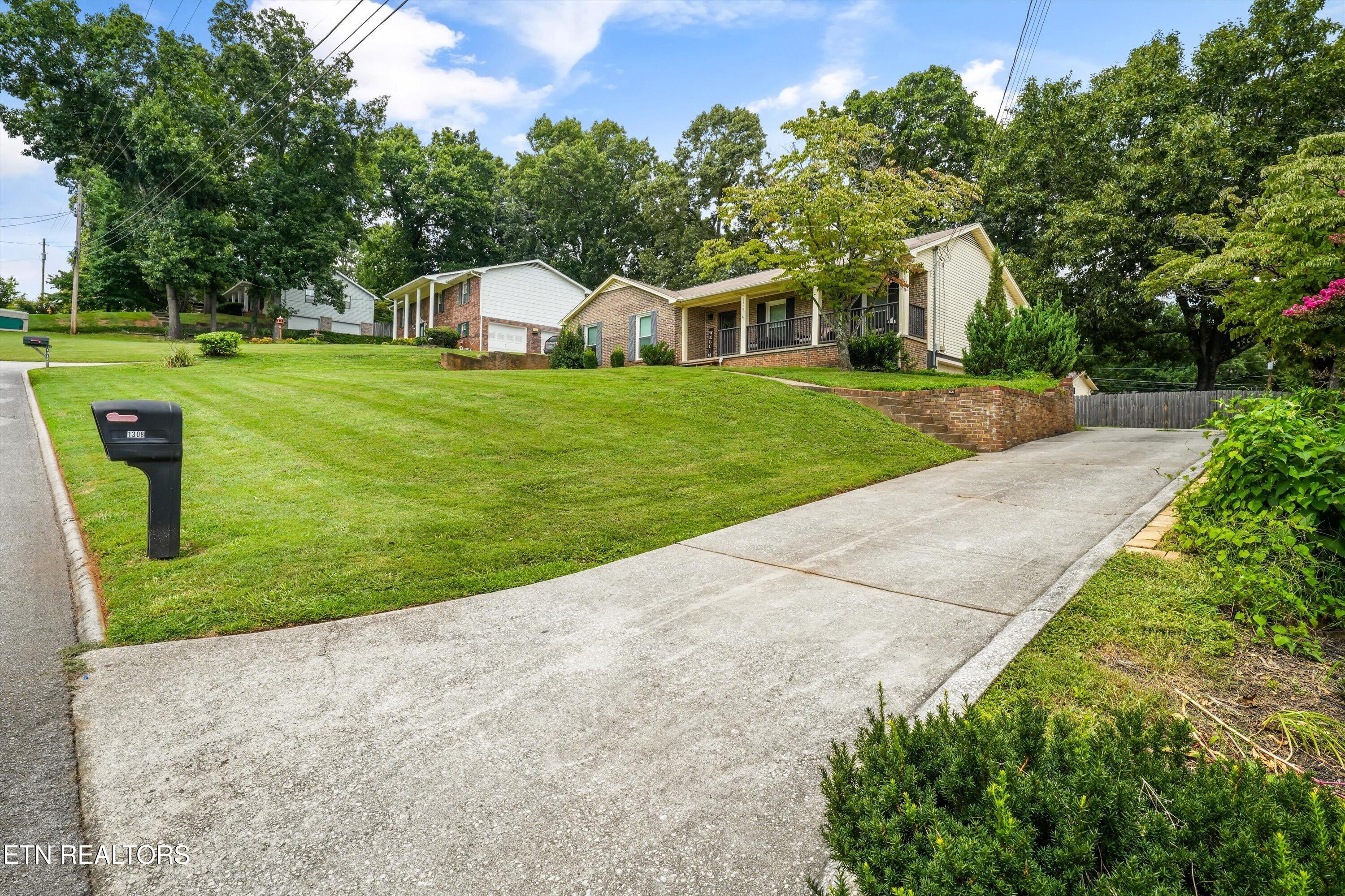 1308 Viking Drive Knoxville TN 37932