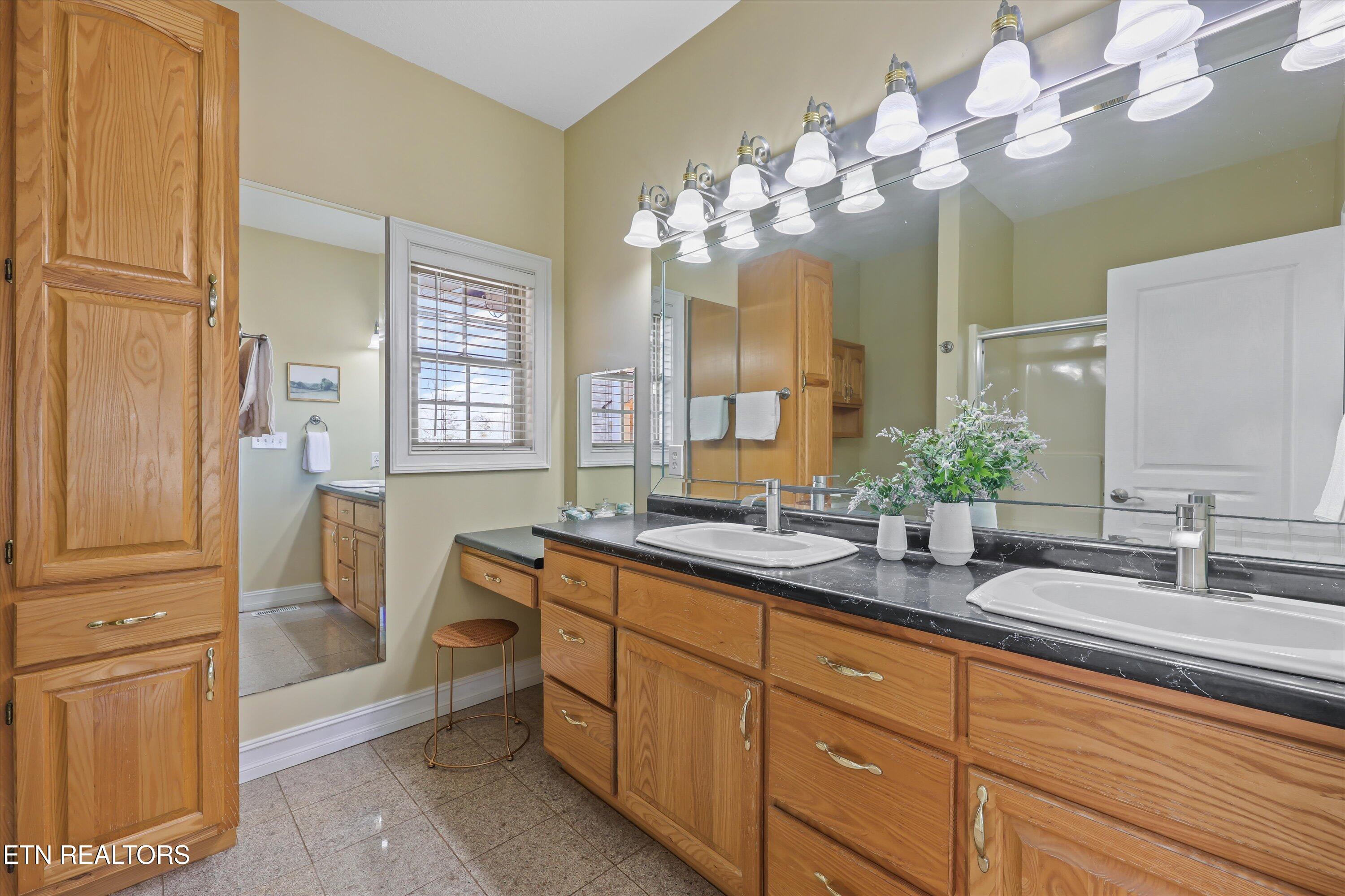 171 Wrenwood Way Greenback TN 37742