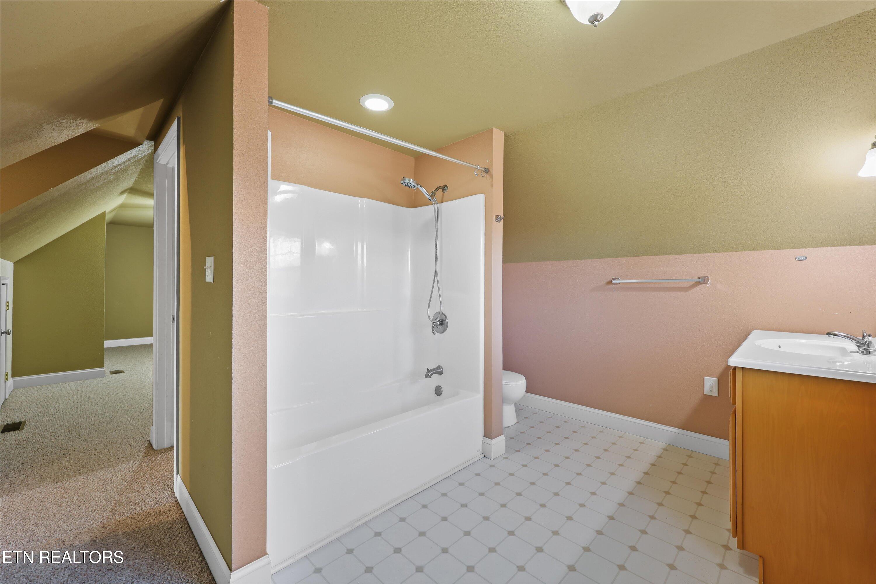 171 Wrenwood Way Greenback TN 37742