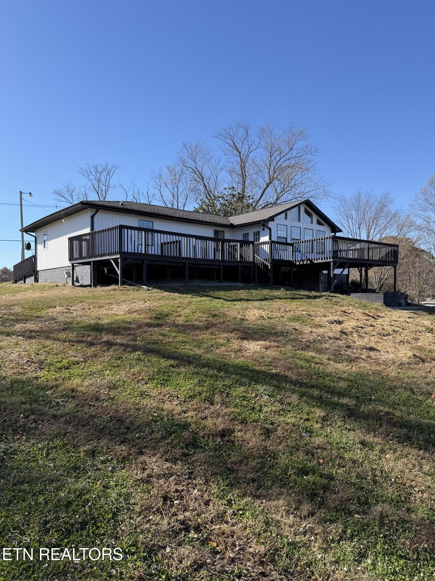 328 Peach Orchard Road Clinton TN 37716