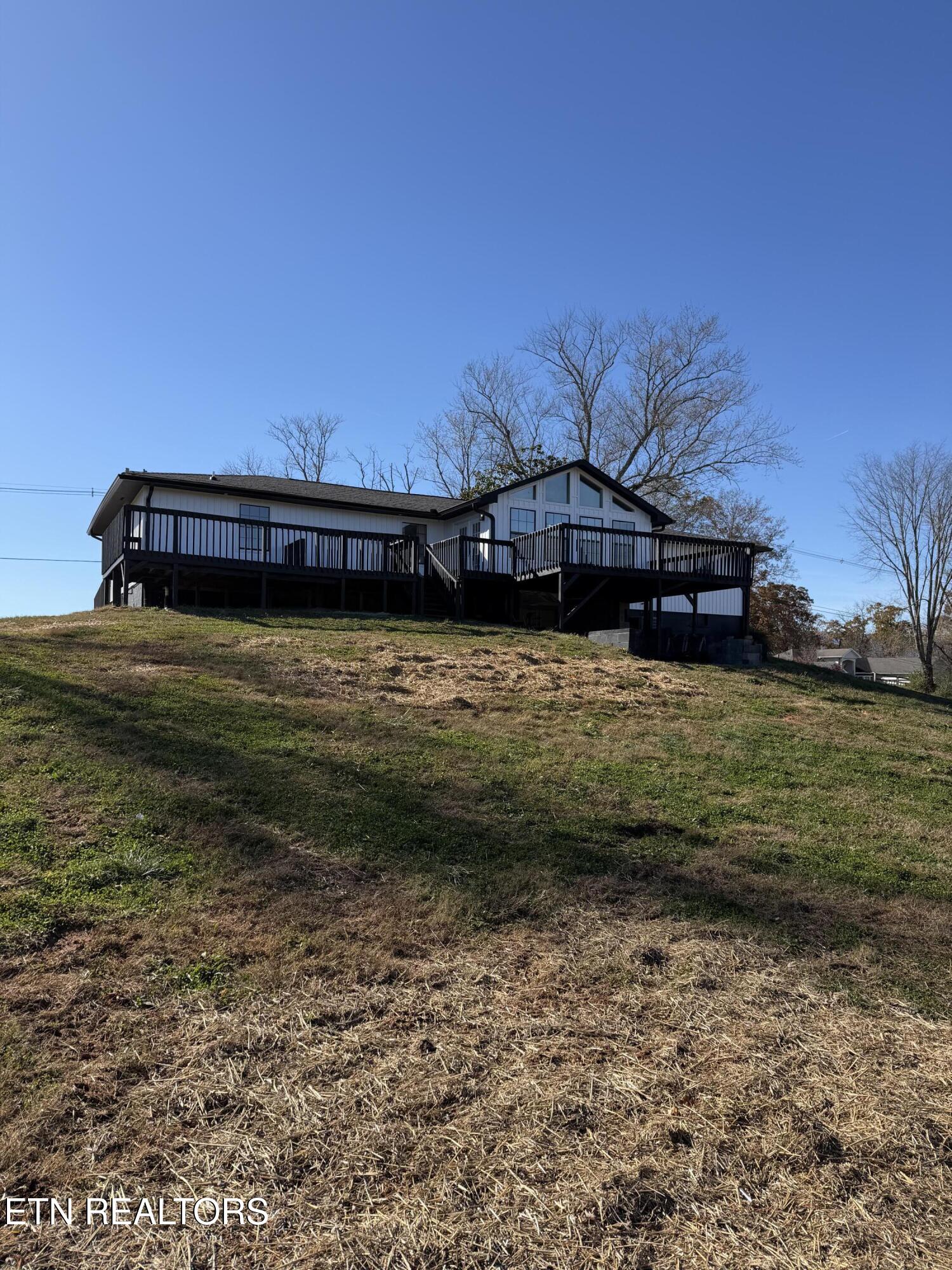 328 Peach Orchard Road Clinton TN 37716