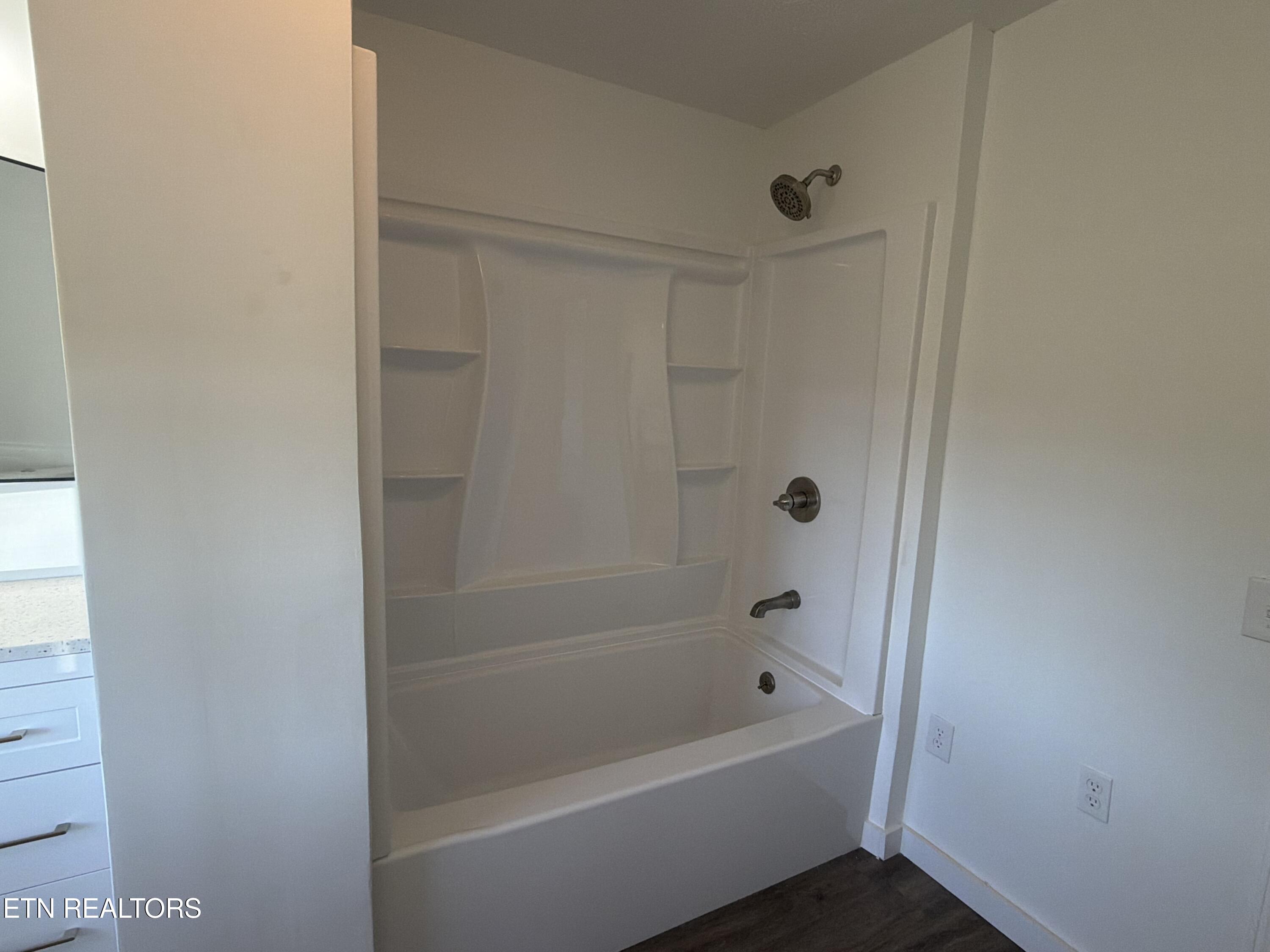 328 Peach Orchard Road Clinton TN 37716