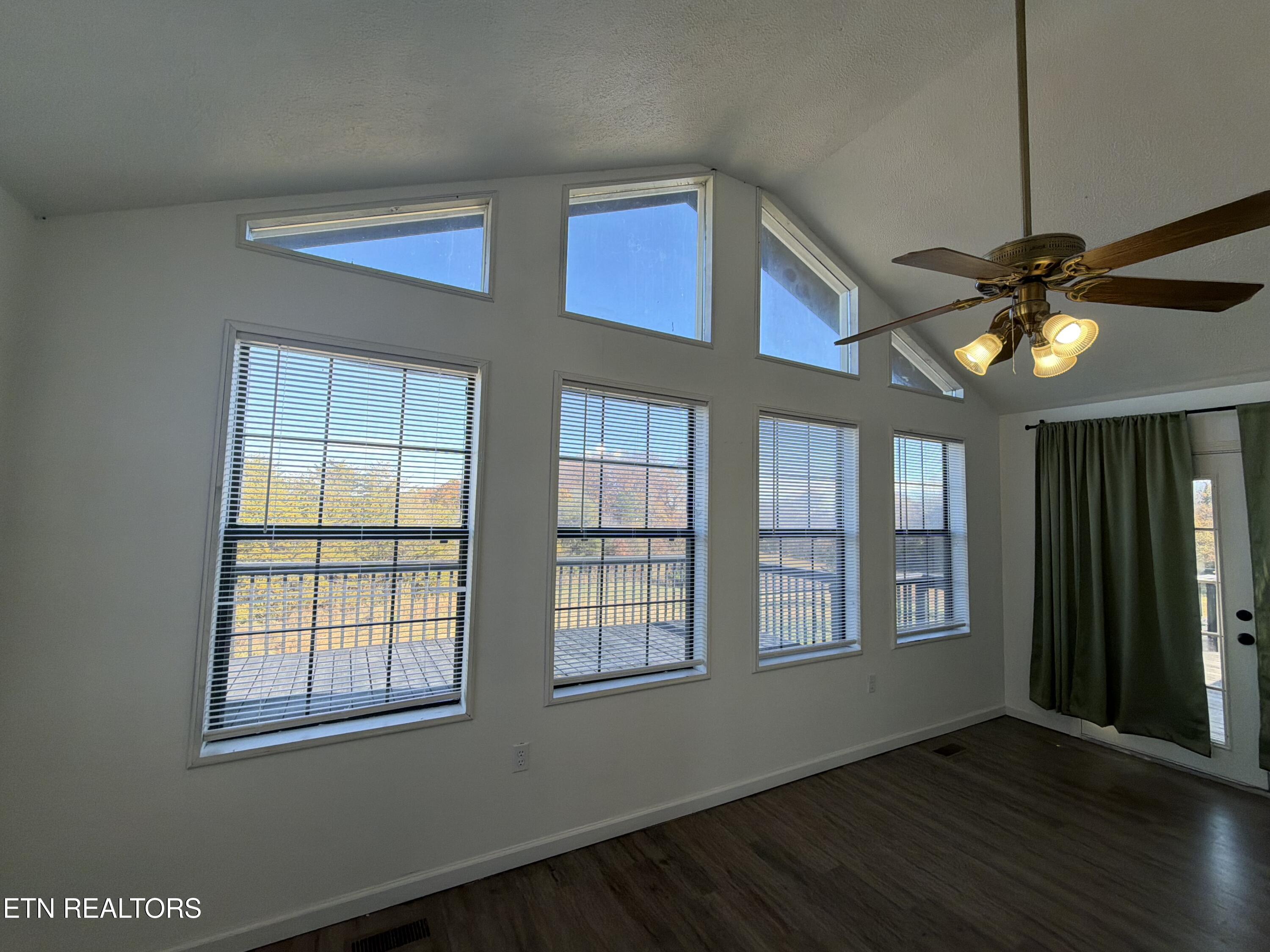 328 Peach Orchard Road Clinton TN 37716