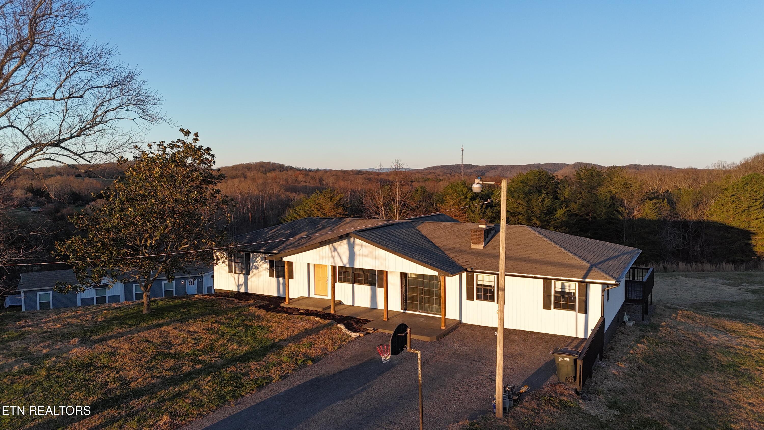 328 Peach Orchard Road Clinton TN 37716