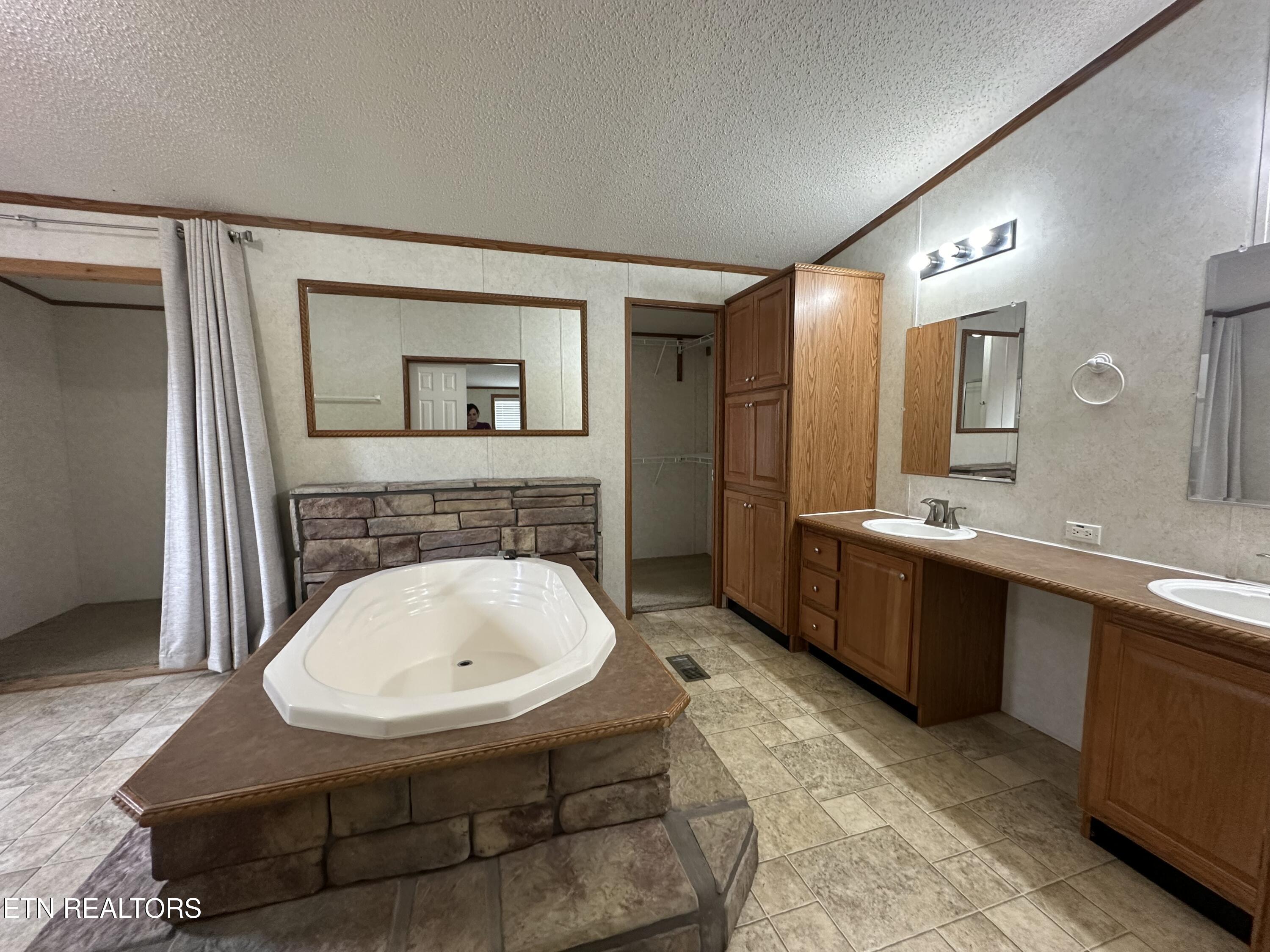 193 Renee Drive Deer Lodge TN 37726